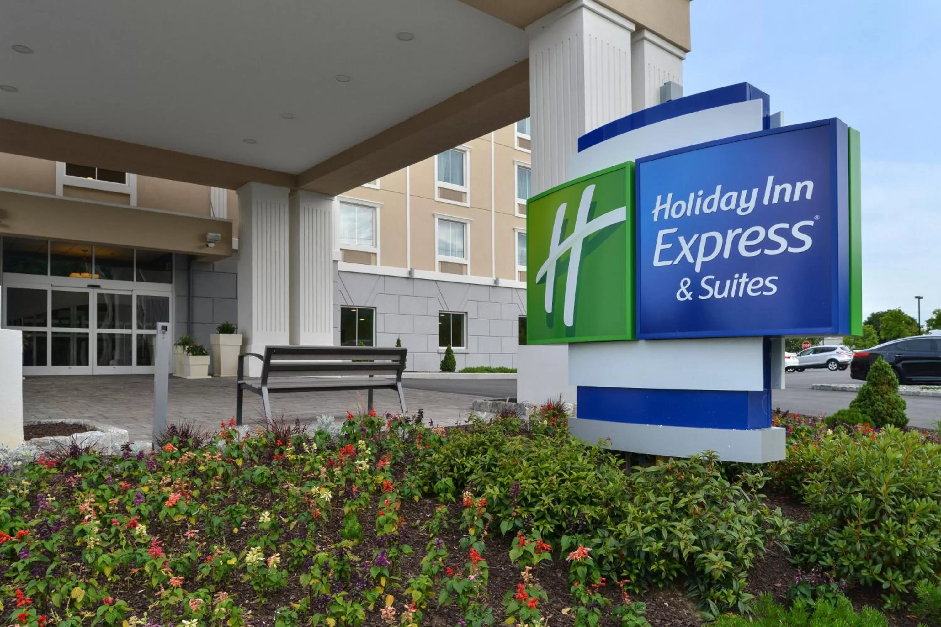 Property building in Holiday Inn Express & Suites Peekskill-Lower Hudson Valley by IHG