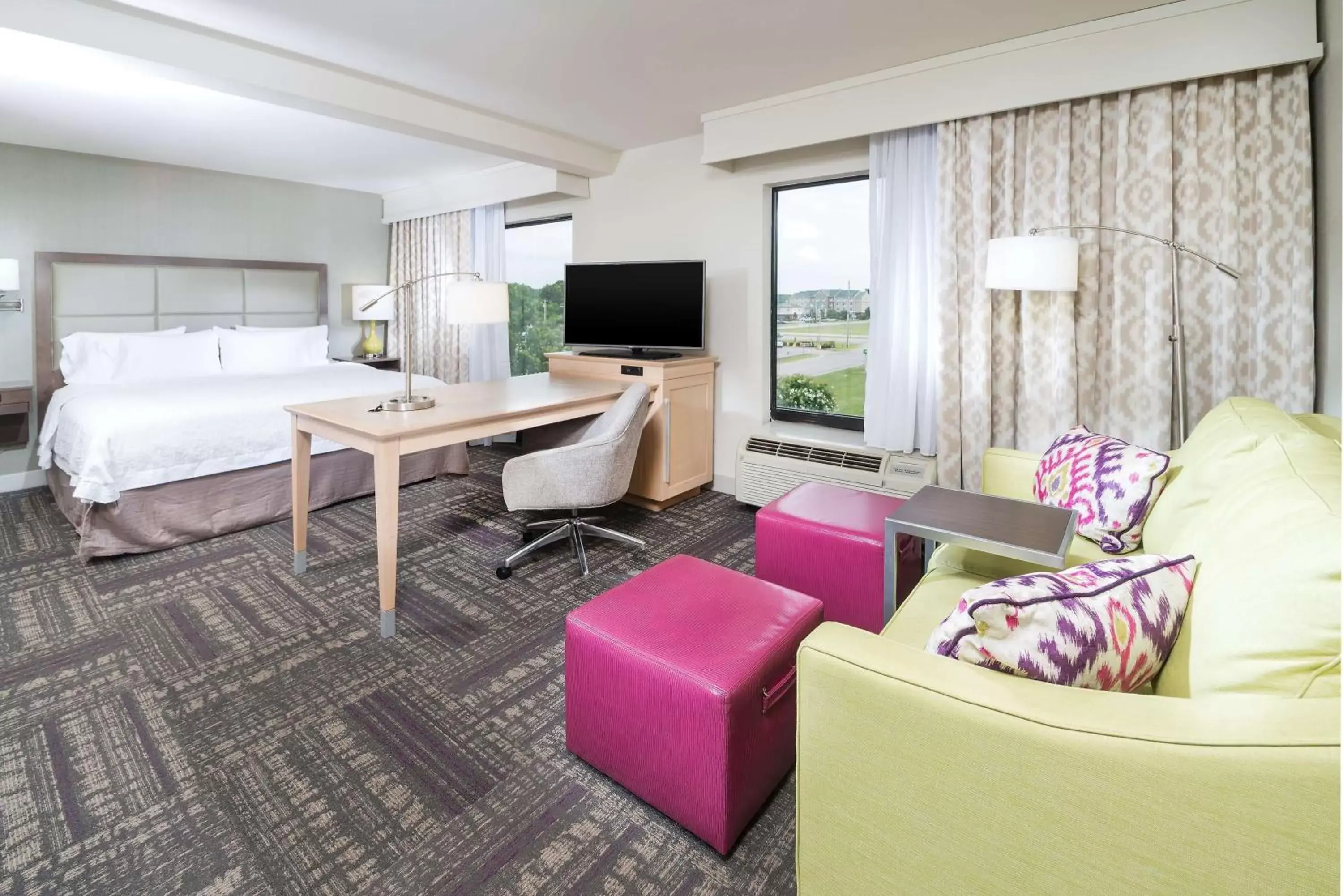 Bedroom, Seating Area in Hampton Inn & Suites Wilson I-95