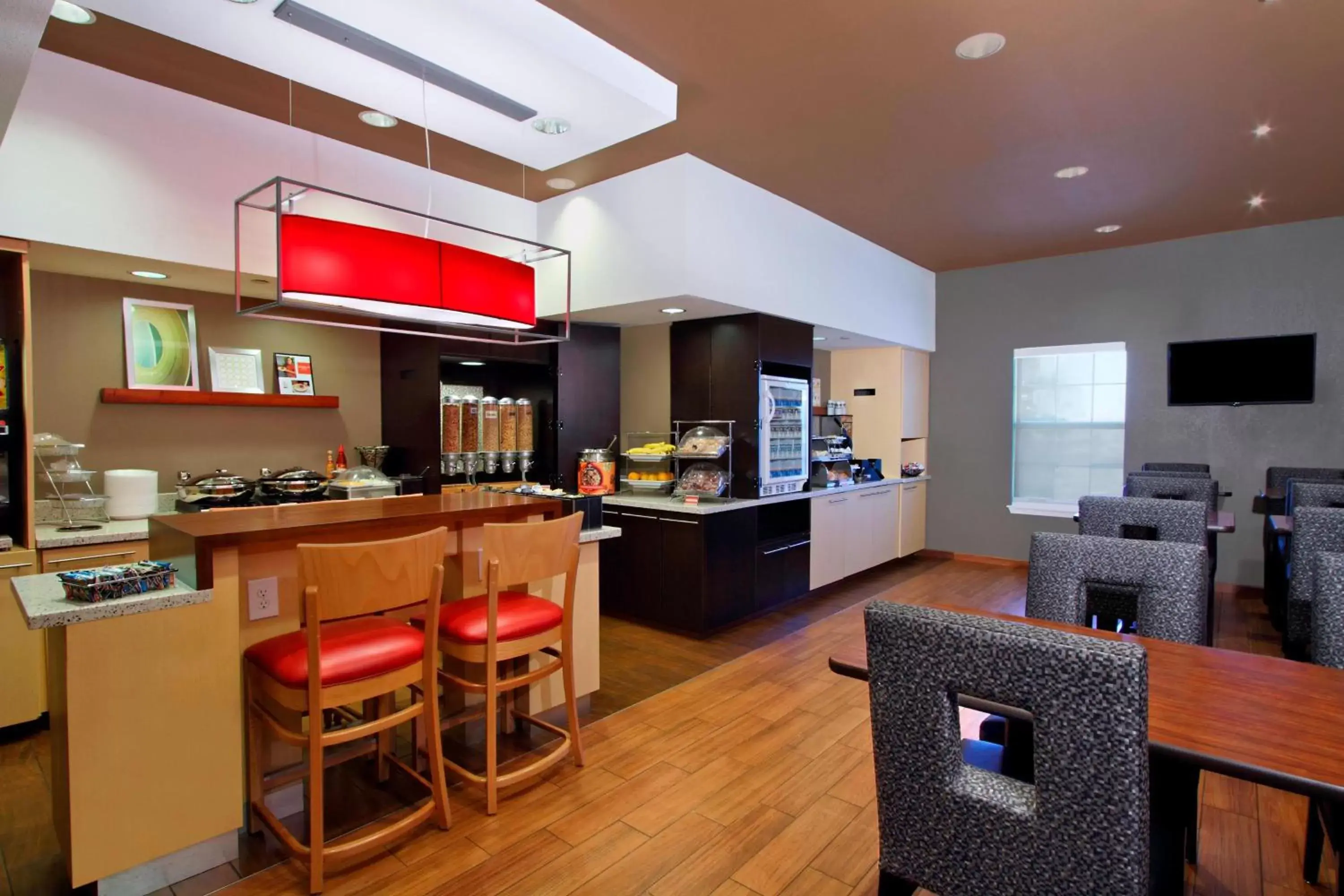Breakfast, Restaurant/Places to Eat in TownePlace Suites Fort Worth Southwest TCU Area