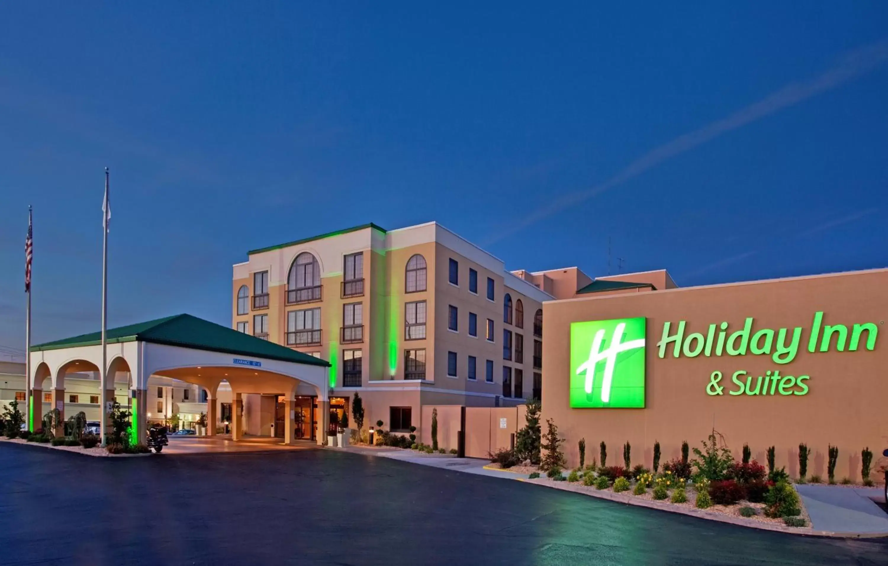 Property building in Holiday Inn Hotel & Suites Springfield, an IHG Hotel