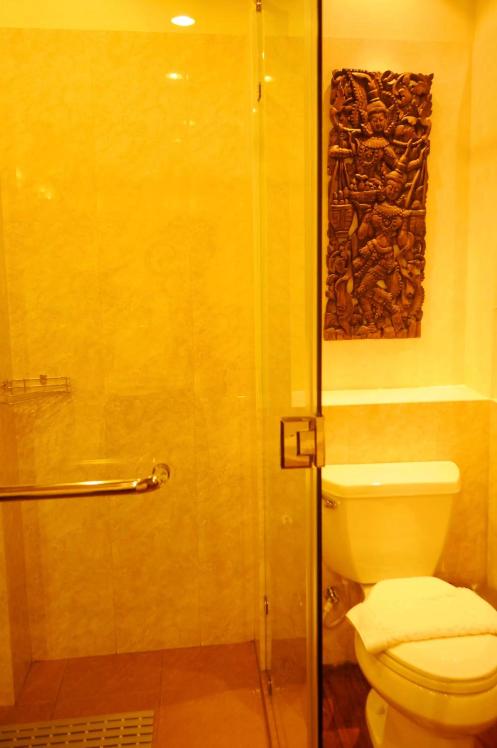 Bathroom in Ruenkanok Thaihouse Resort