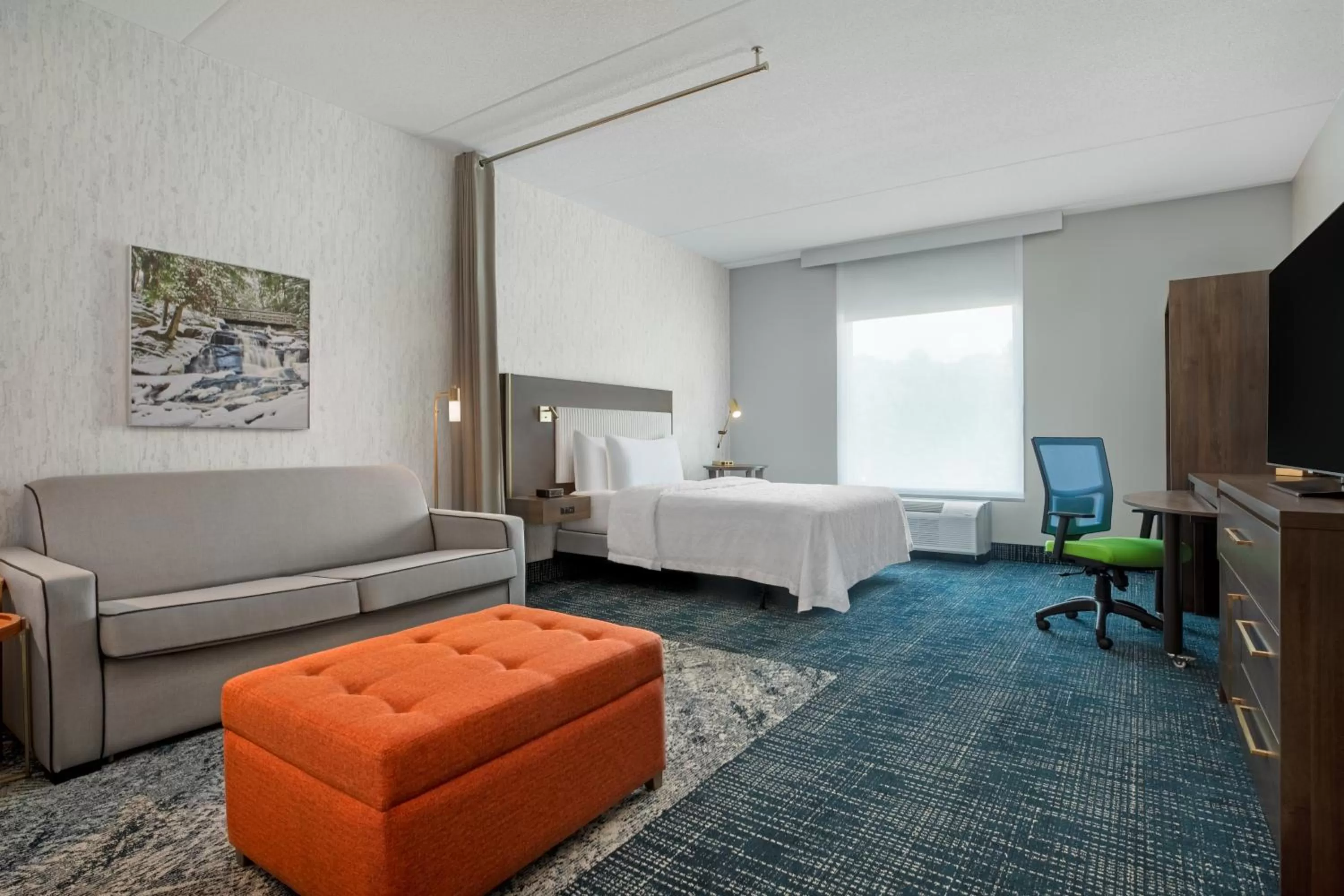 Bed in Home2 Suites By Hilton Huntsville