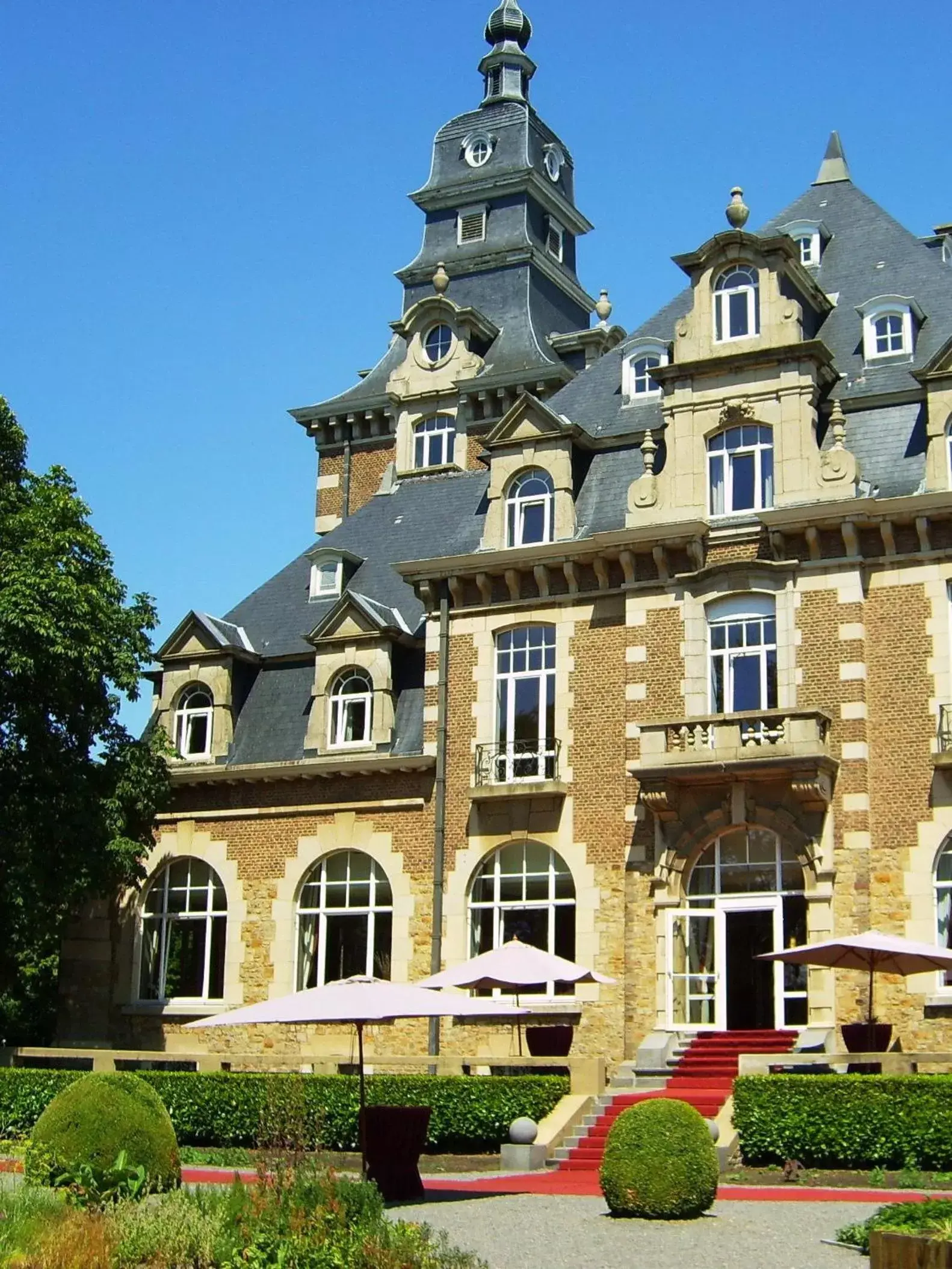 Facade/entrance, Property Building in Le Chateau de Namur