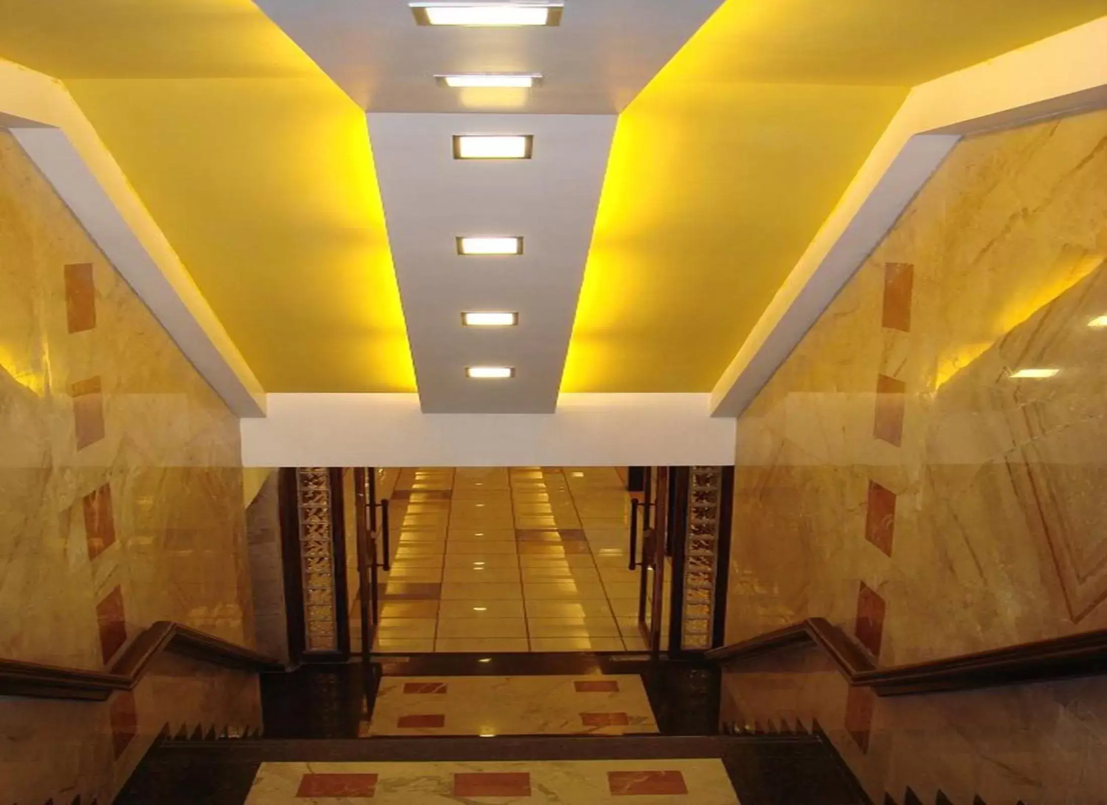 Other, Lobby/Reception in Sarovar Portico Rivera Ahmedabad