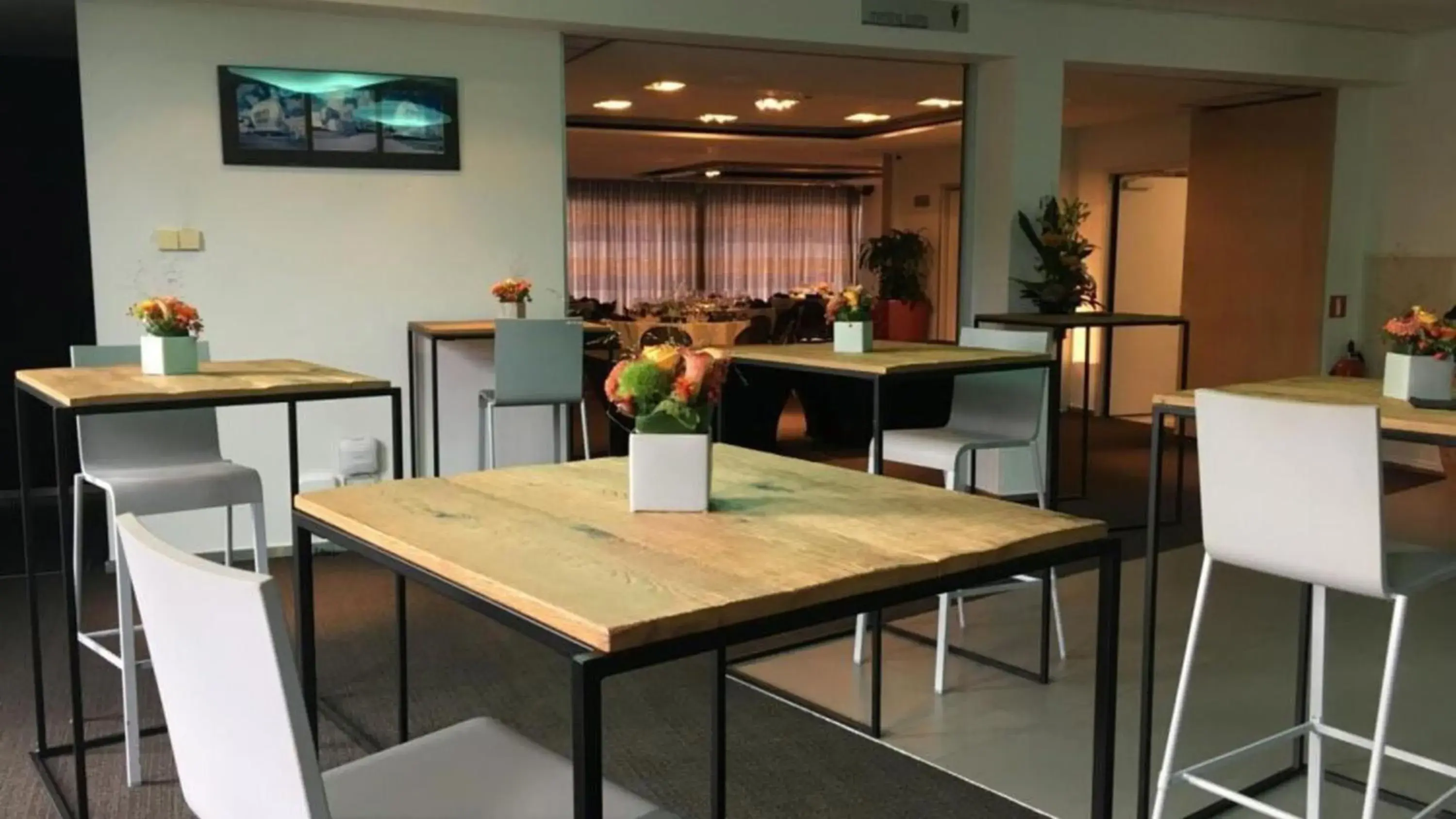 Meeting/conference room, Restaurant/Places to Eat in voco Brussels City North, an IHG Hotel