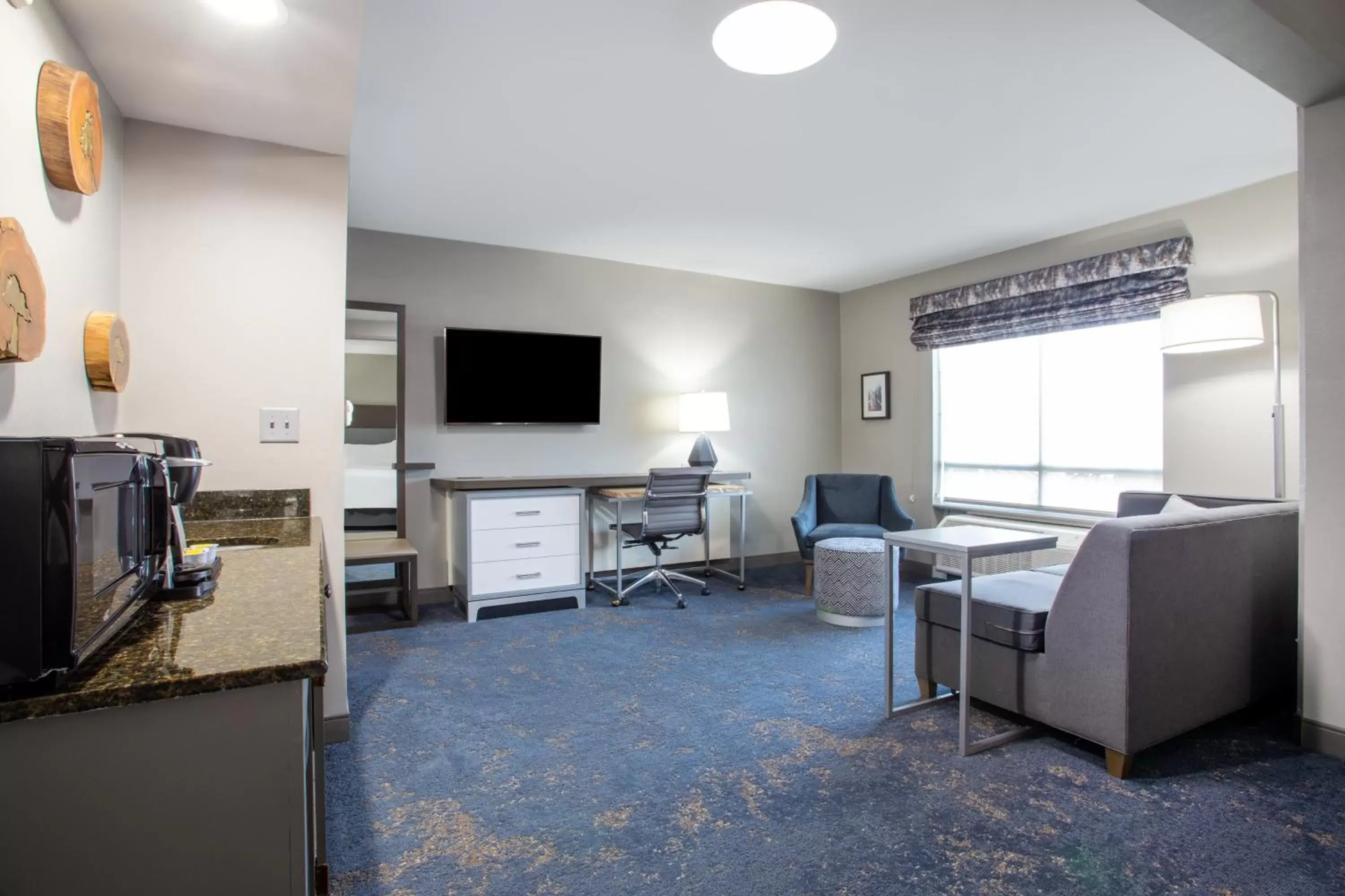 Photo of the whole room, Seating Area in Holiday Inn Valdosta Conference Center, an IHG Hotel