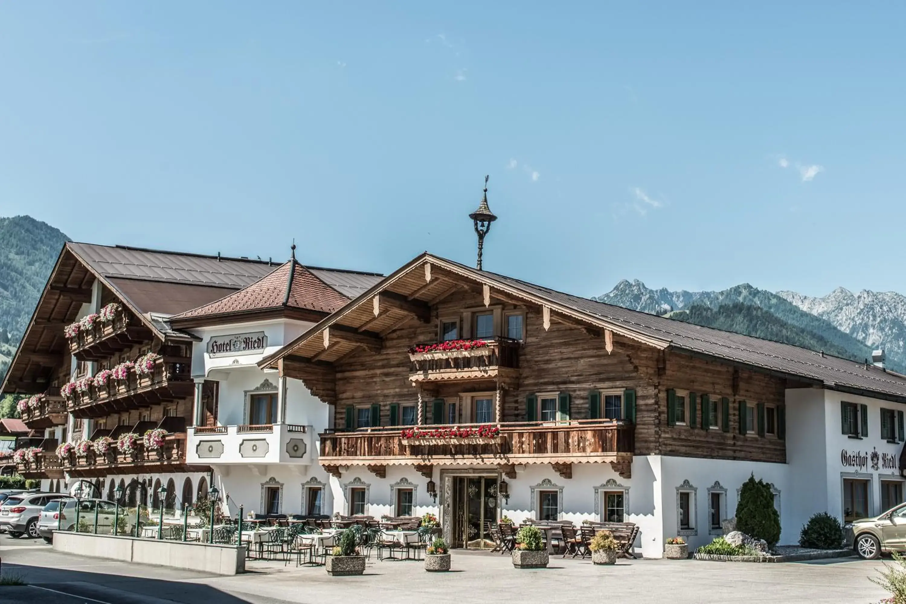 Facade/entrance, Property Building in Hotel Riedl