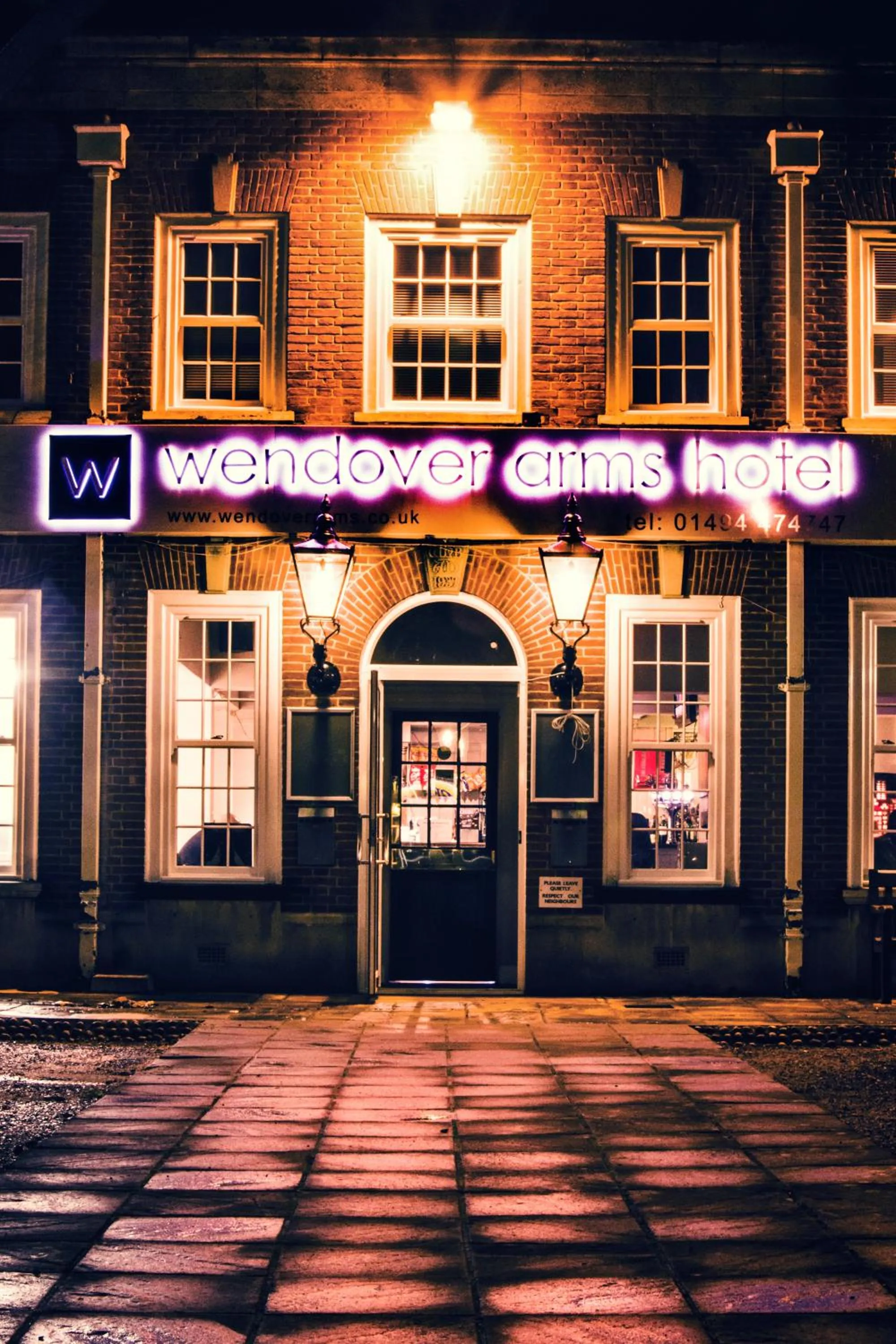 Facade/entrance in Wendover Arms Hotel