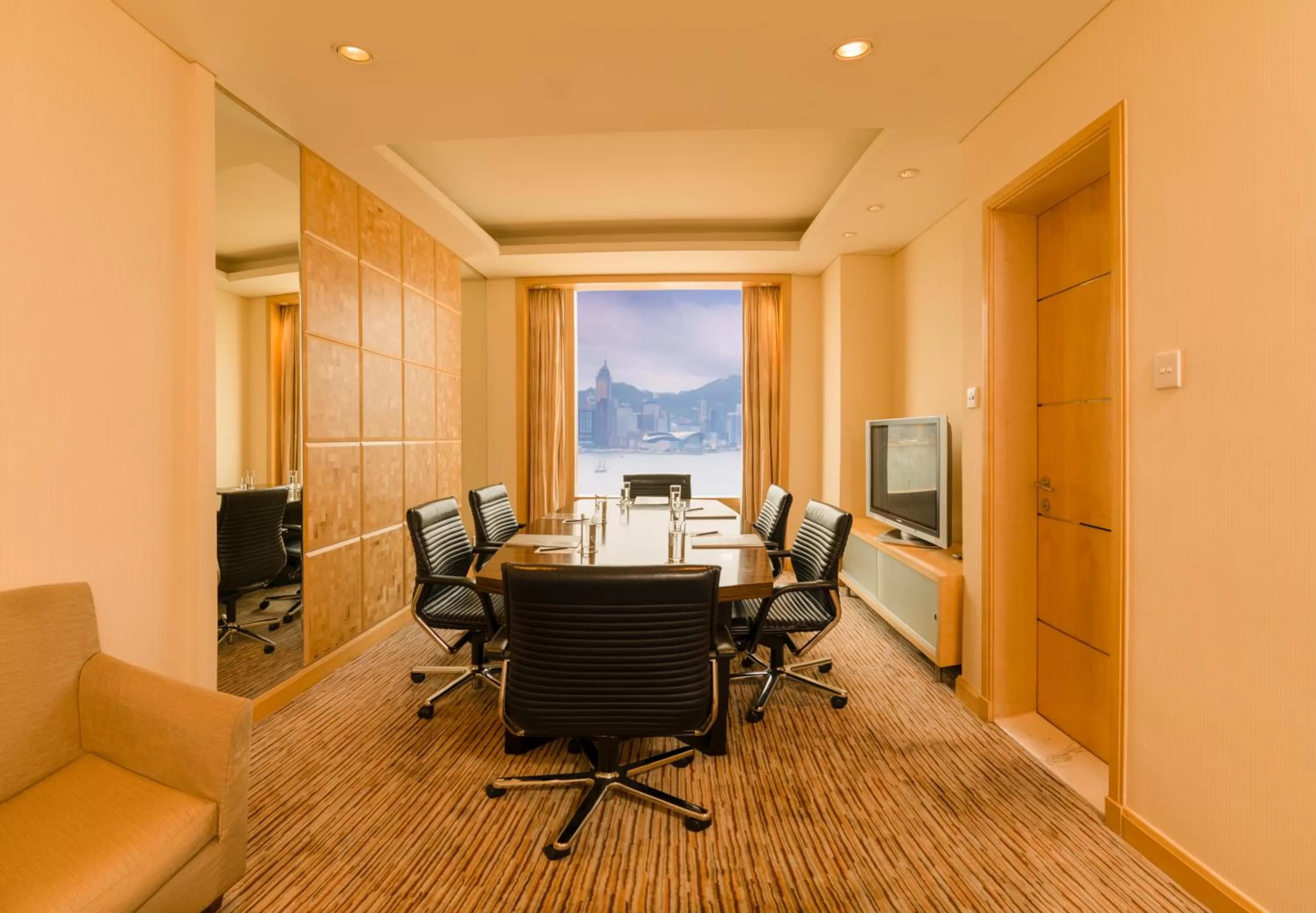 Decorative detail in Harbour Plaza Metropolis