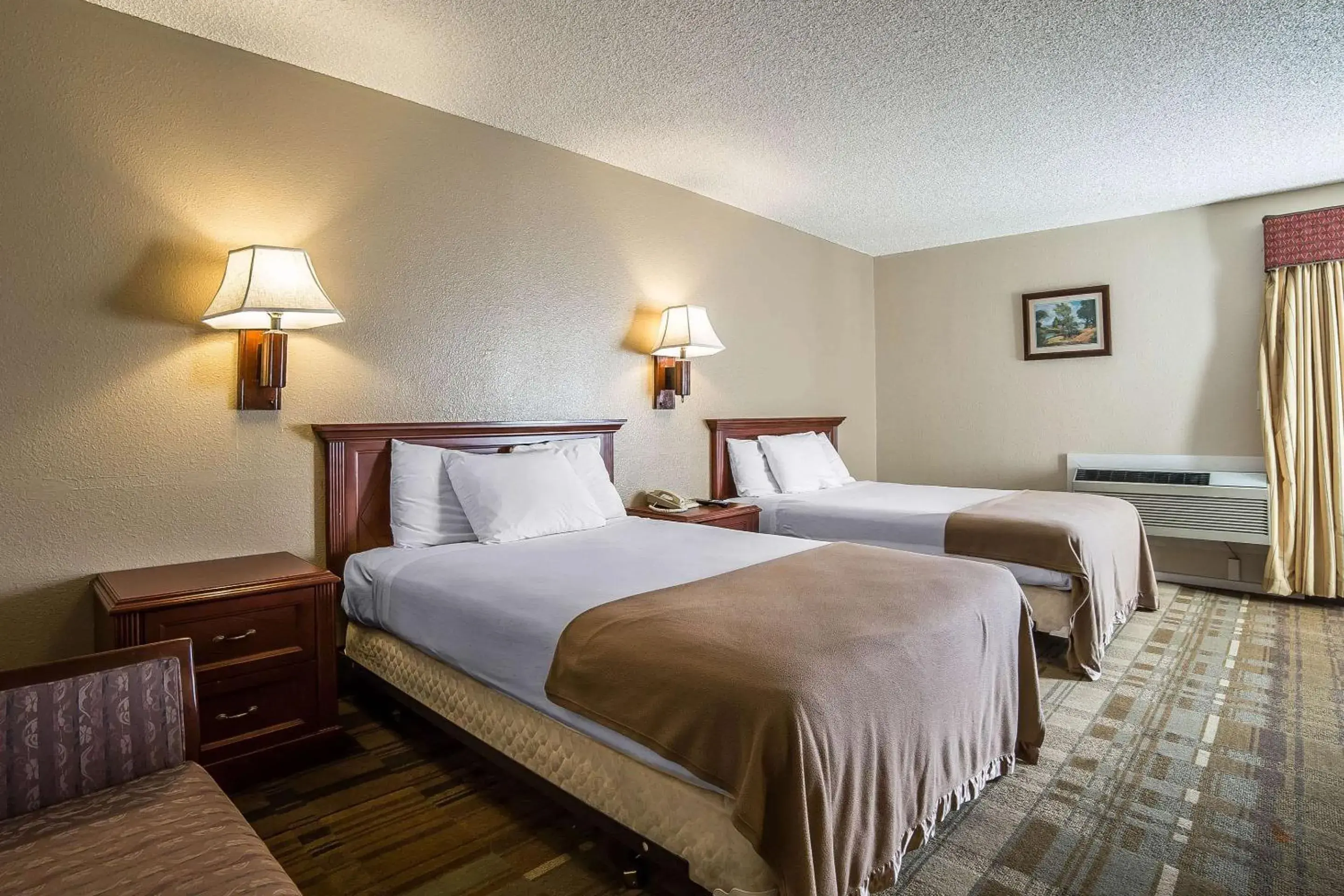 Photo of the whole room, Bed in Rodeway Inn Cheyenne East