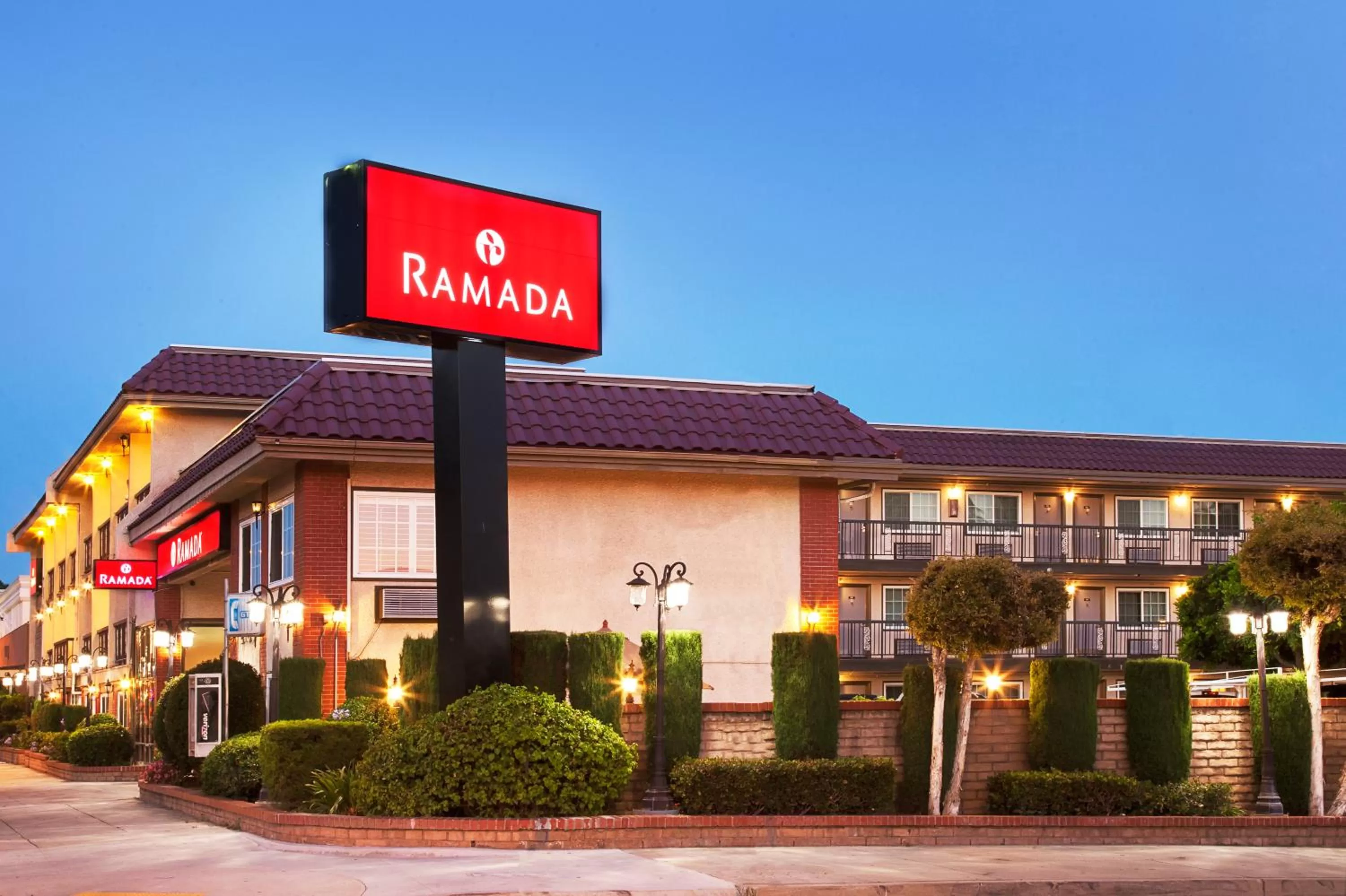 Facade/entrance in Ramada by Wyndham Pasadena