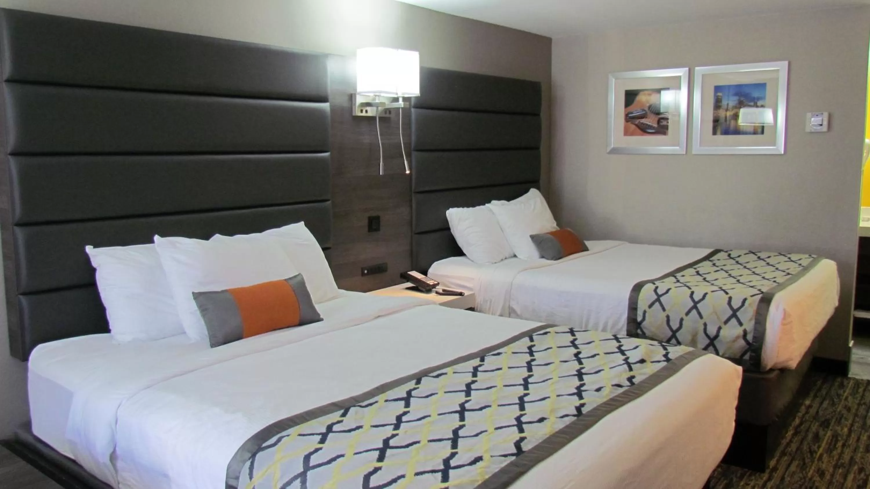 Bedroom, Bed in Baymont by Wyndham Murfreesboro