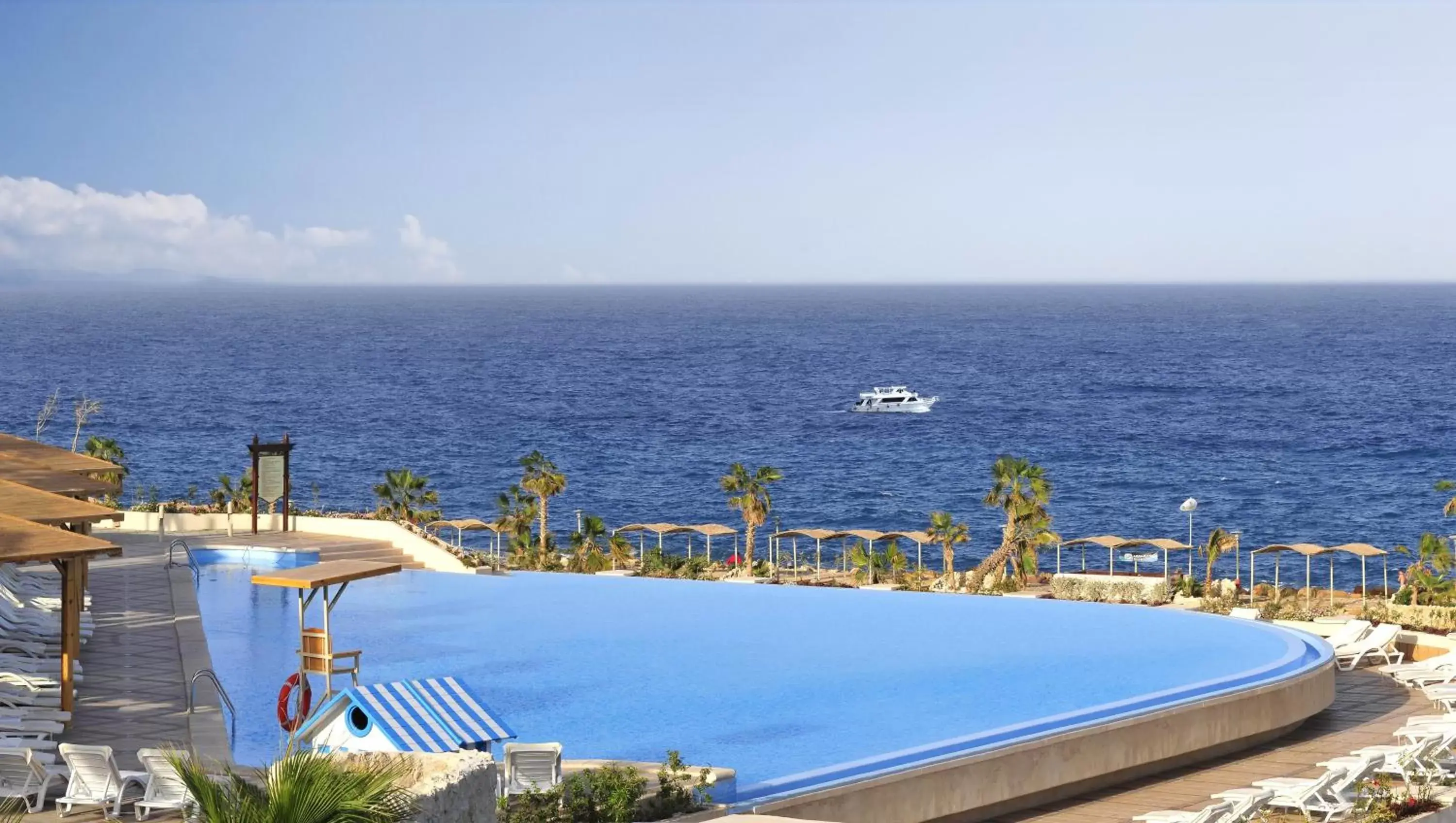 Beach, Swimming Pool in Pickalbatros Citadel Resort Sahl Hasheesh