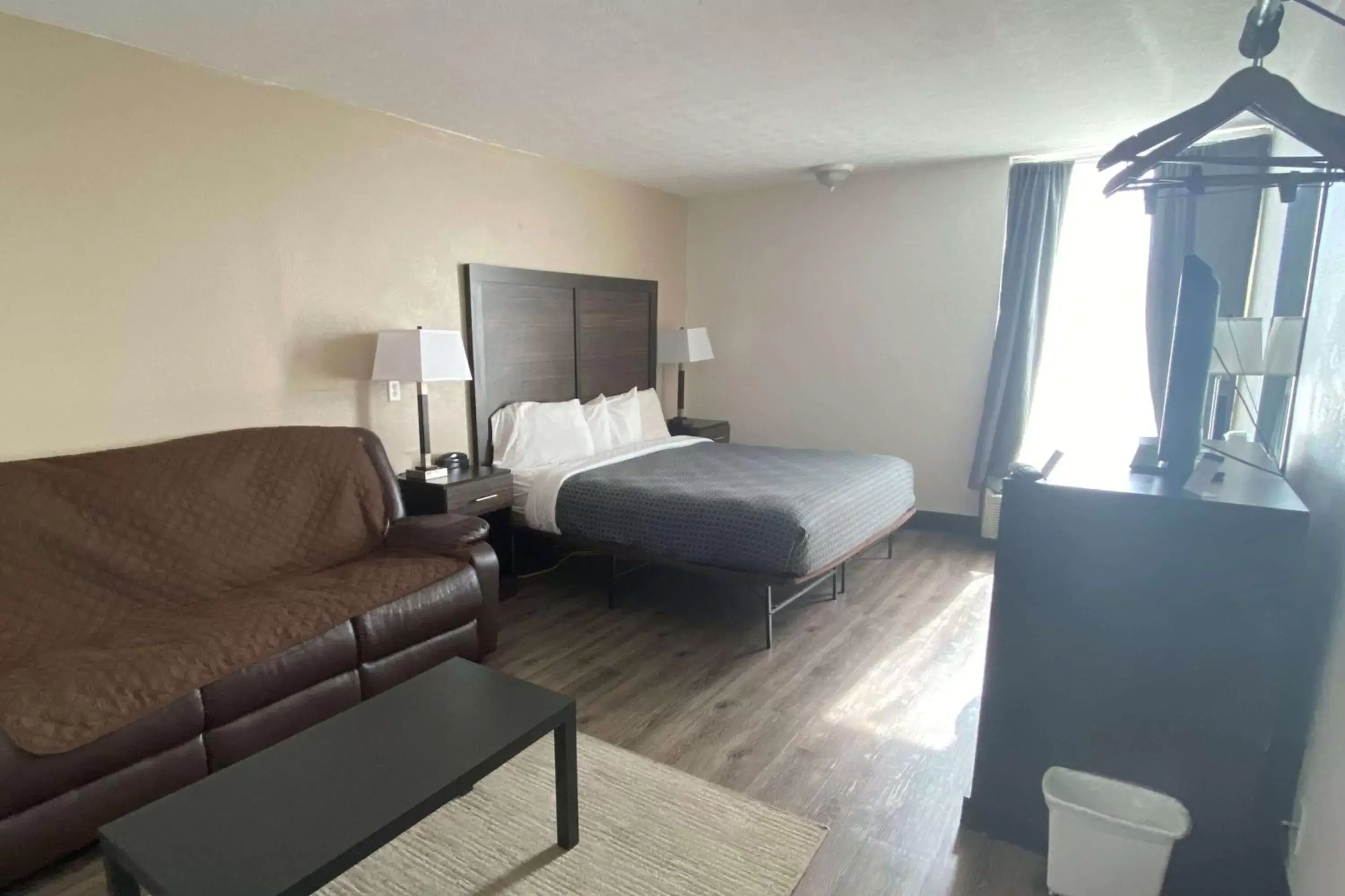 Photo of the whole room in Travelodge by Wyndham Gallipolis