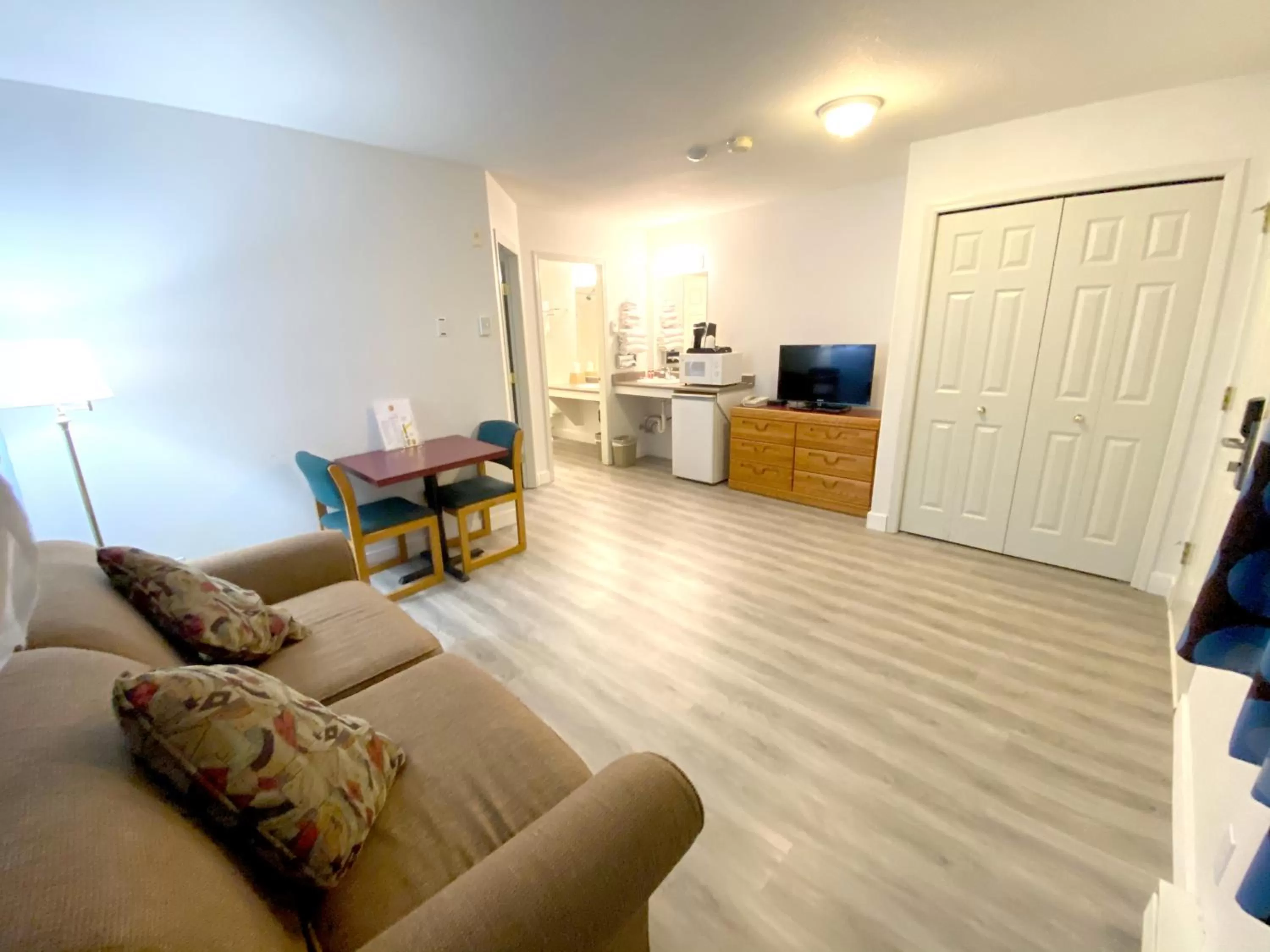 Super 8 by Wyndham Sicamous