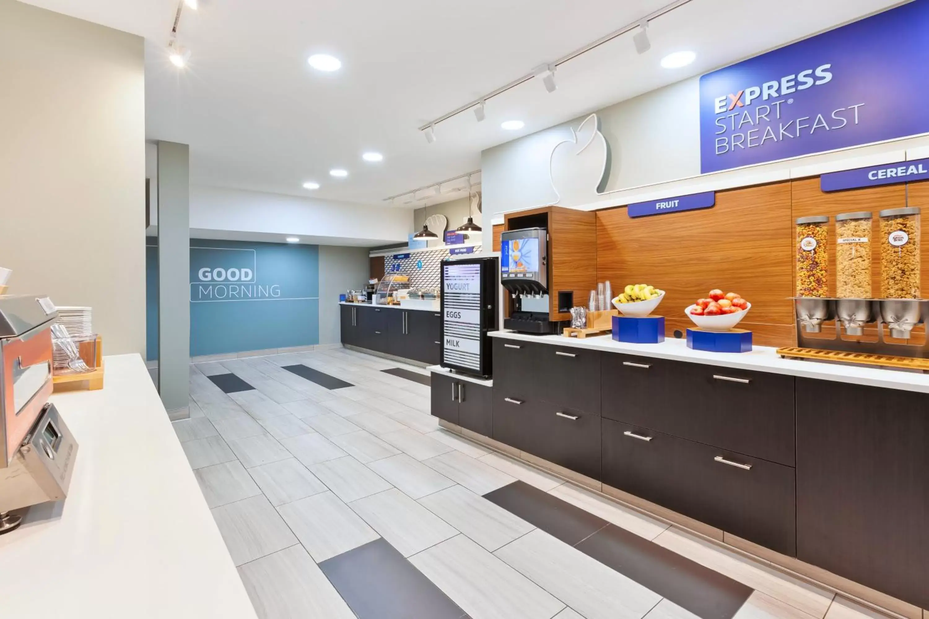 Breakfast, Lobby/Reception in Holiday Inn Express Winnipeg Airport - Polo Park, an IHG Hotel