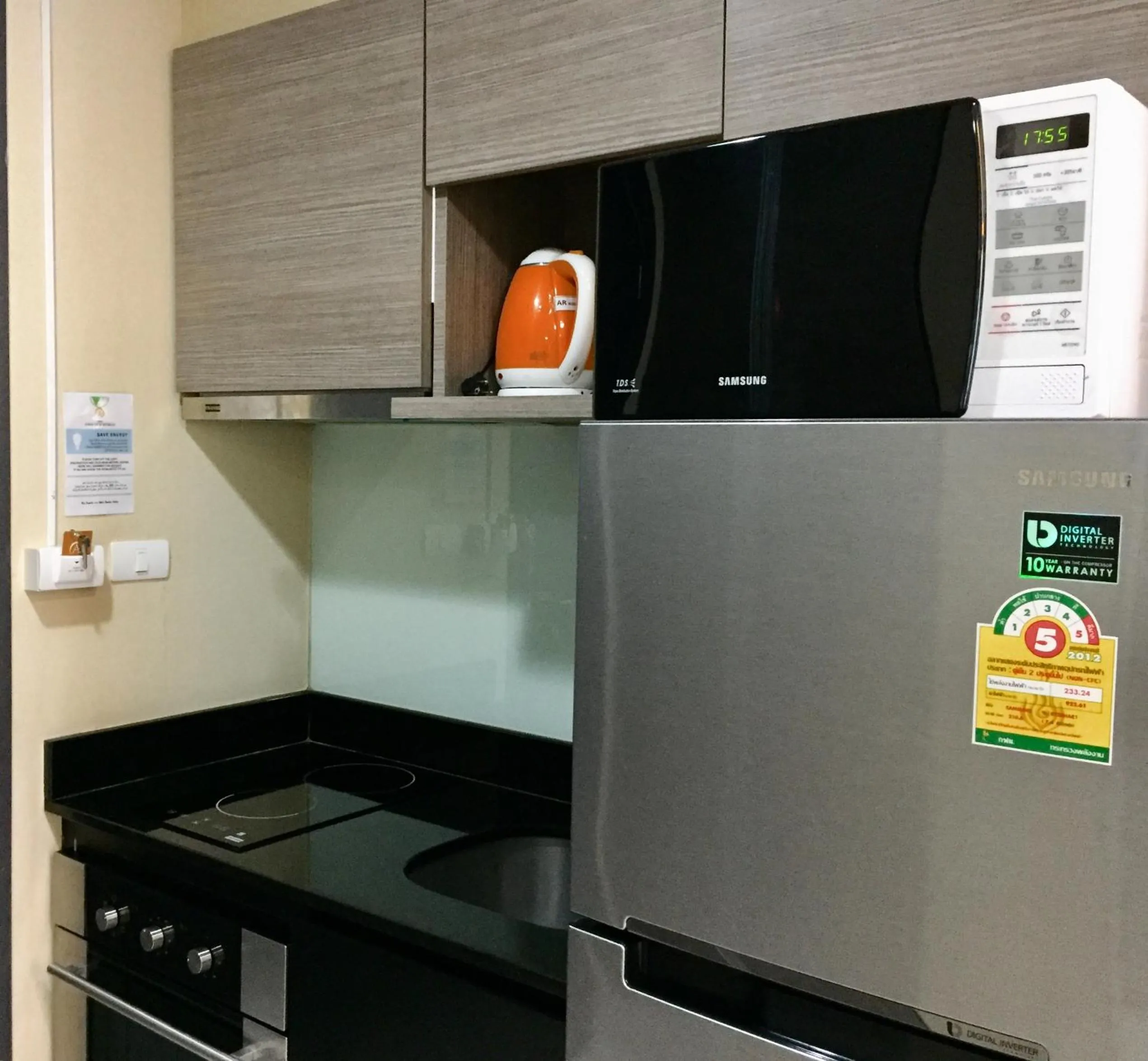Kitchen or kitchenette in Avatar Suites Hotel - SHA Extra Plus