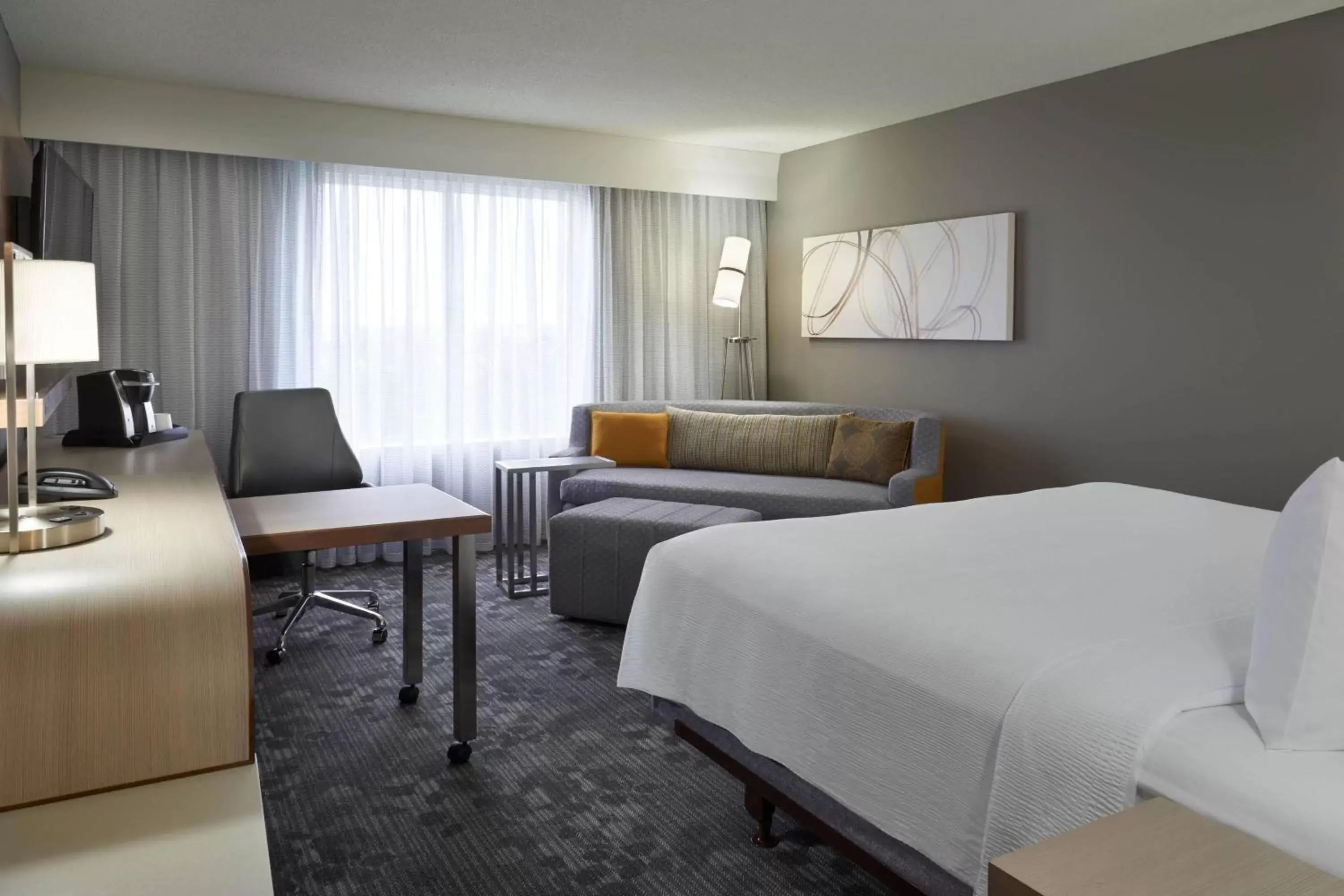 Photo of the whole room in Courtyard by Marriott Toronto Airport