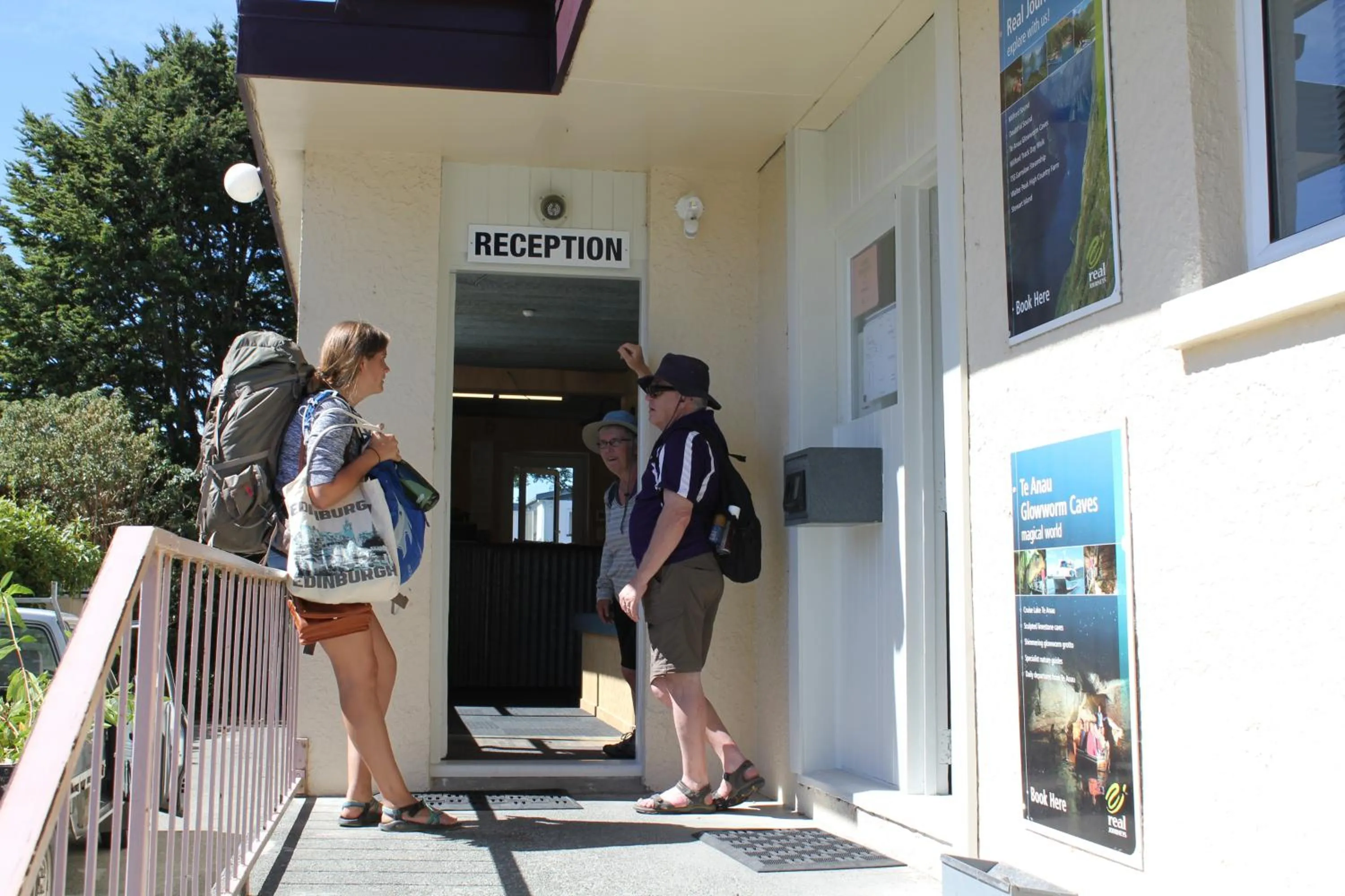 Facade/entrance in Te Anau Lakefront Backpackers