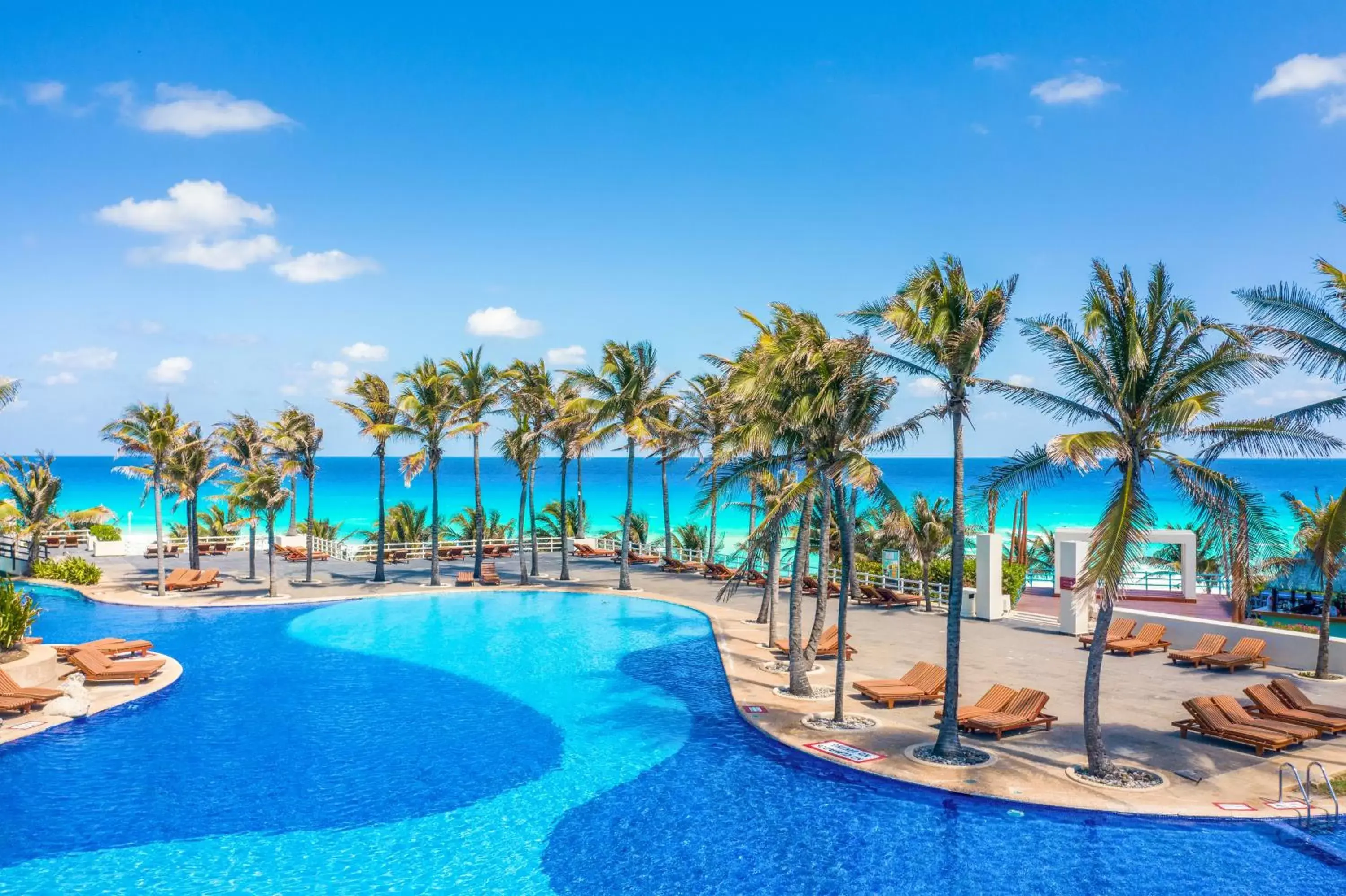 Swimming Pool in The Pyramid Cancun - All Inclusive