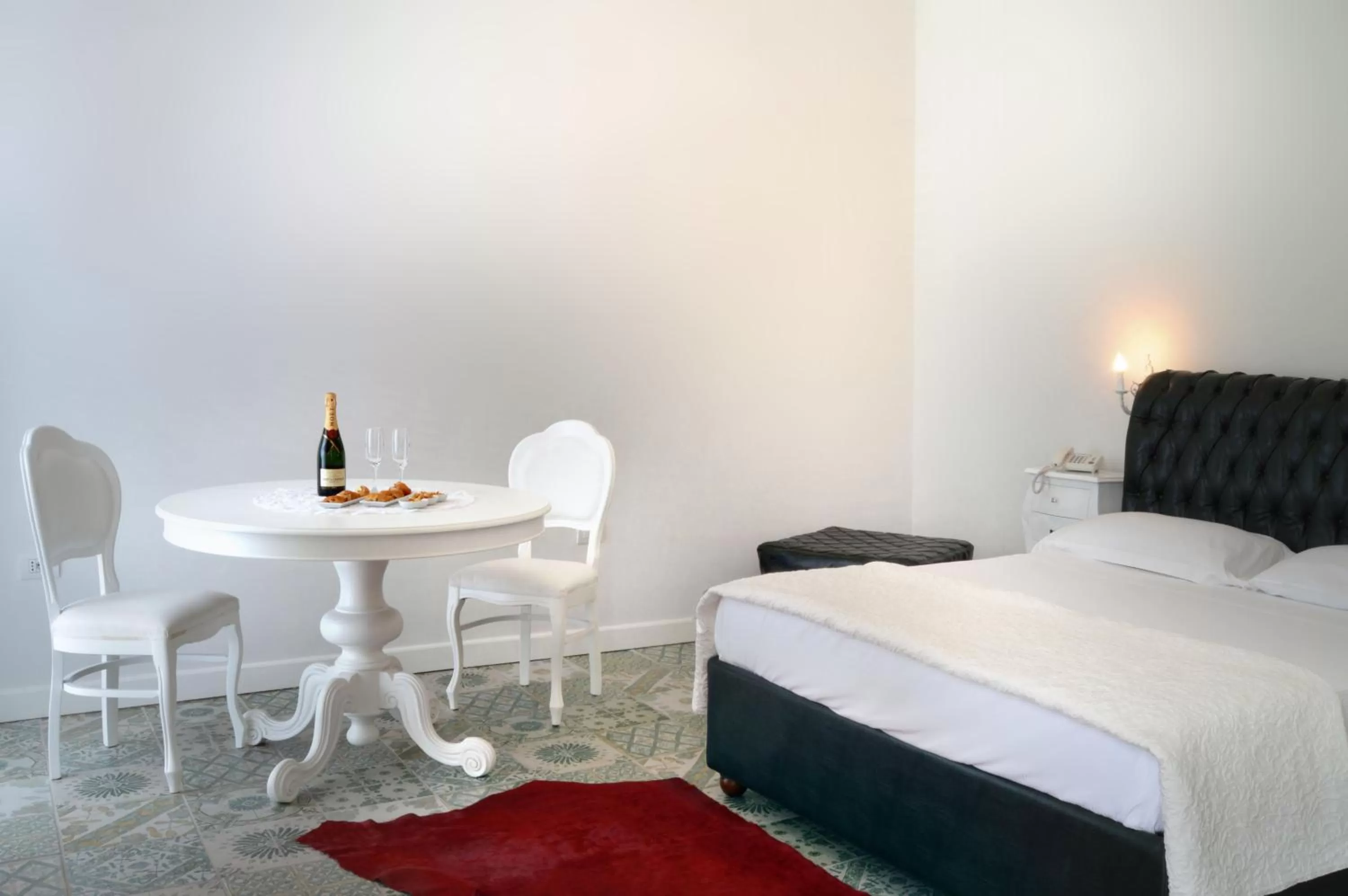 Photo of the whole room, Bed in Barbarella Home