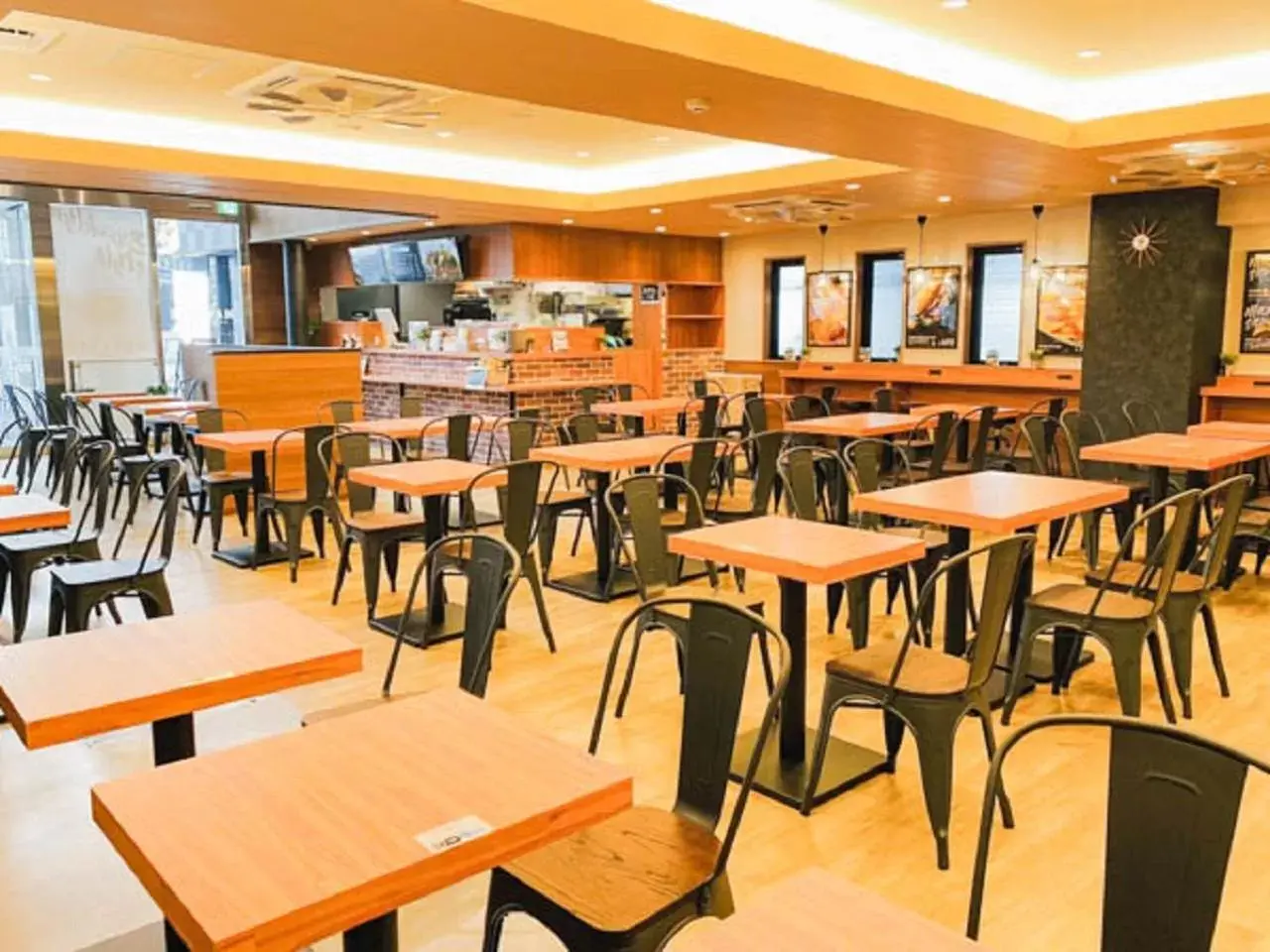 Lounge or bar in HOTEL LiVEMAX Hakataekimae Lounge or bar in HOTEL LiVEMAX Hakataekimae