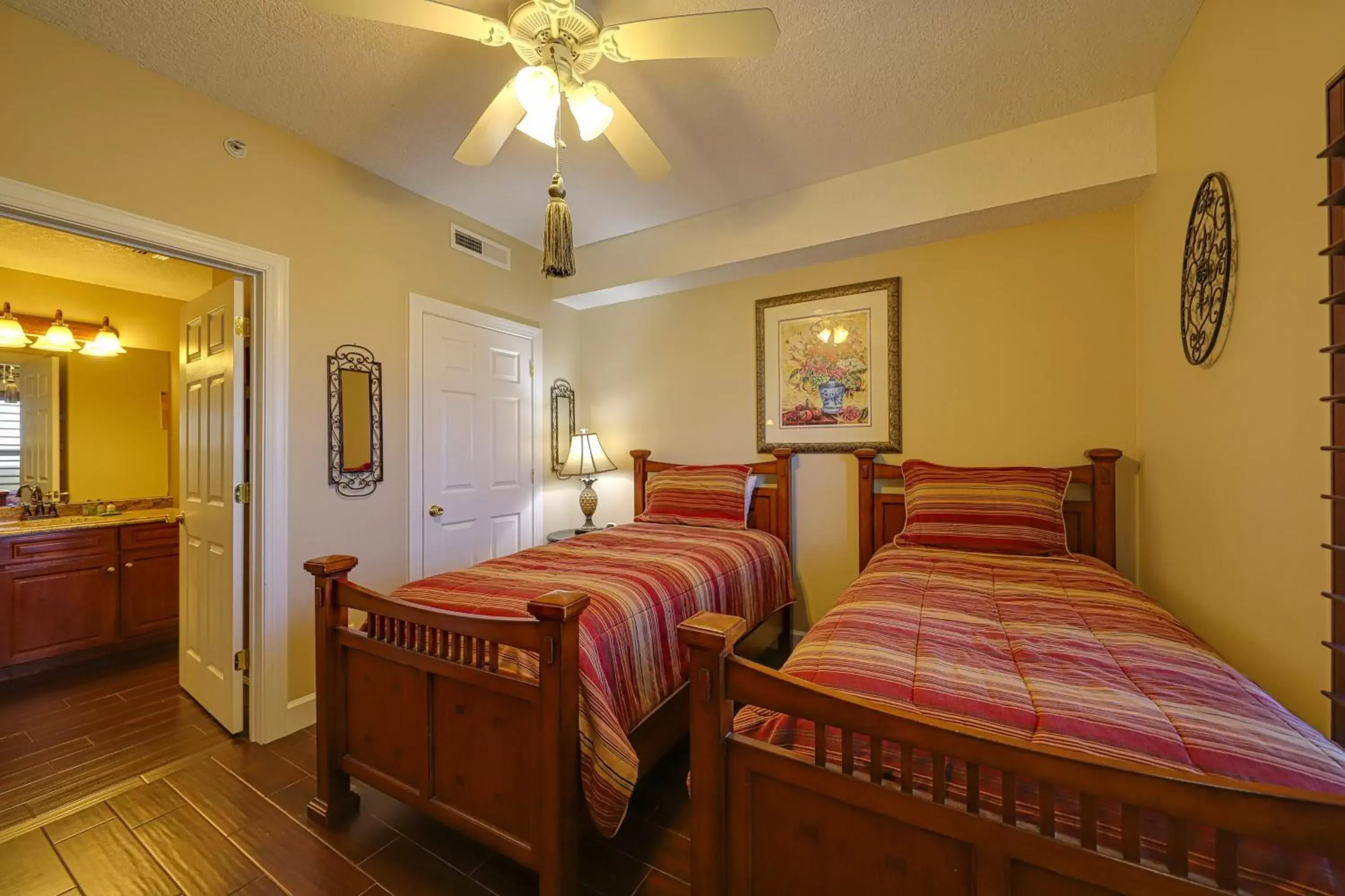 Bed in Emerald Isle 2207