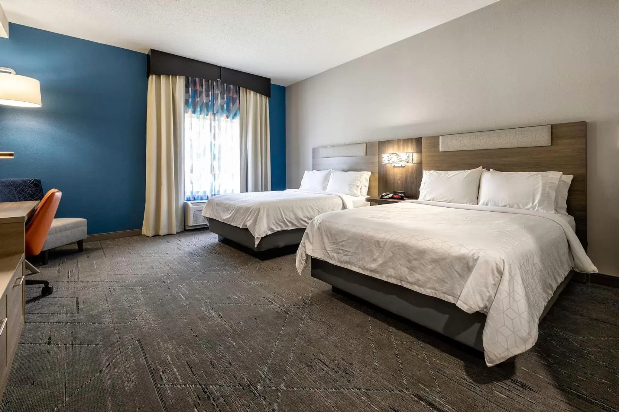 Photo of the whole room, Bed in Holiday Inn Express Hotel & Suites Festus-South St. Louis, an IHG Hotel