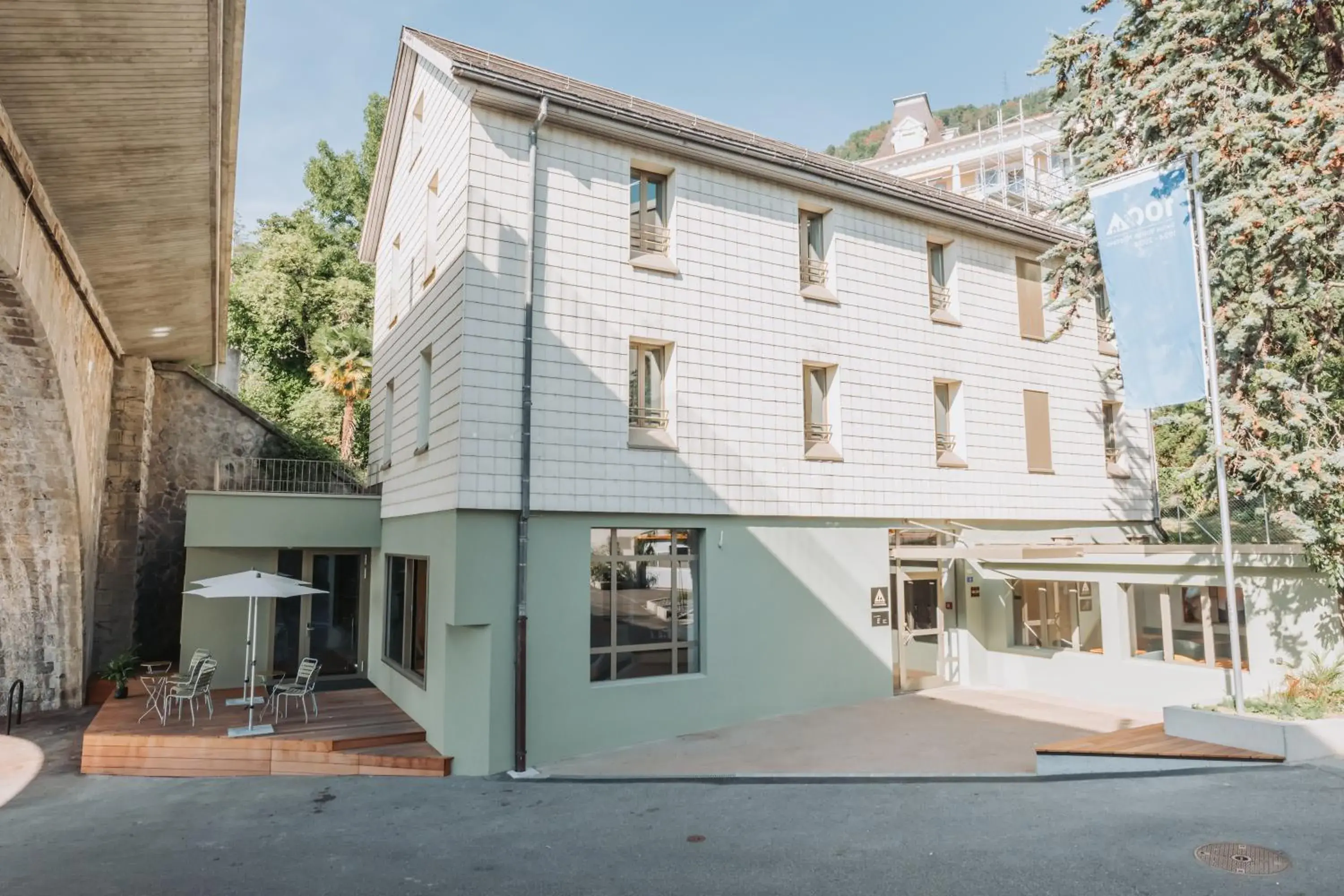 Property Building in Montreux Youth Hostel