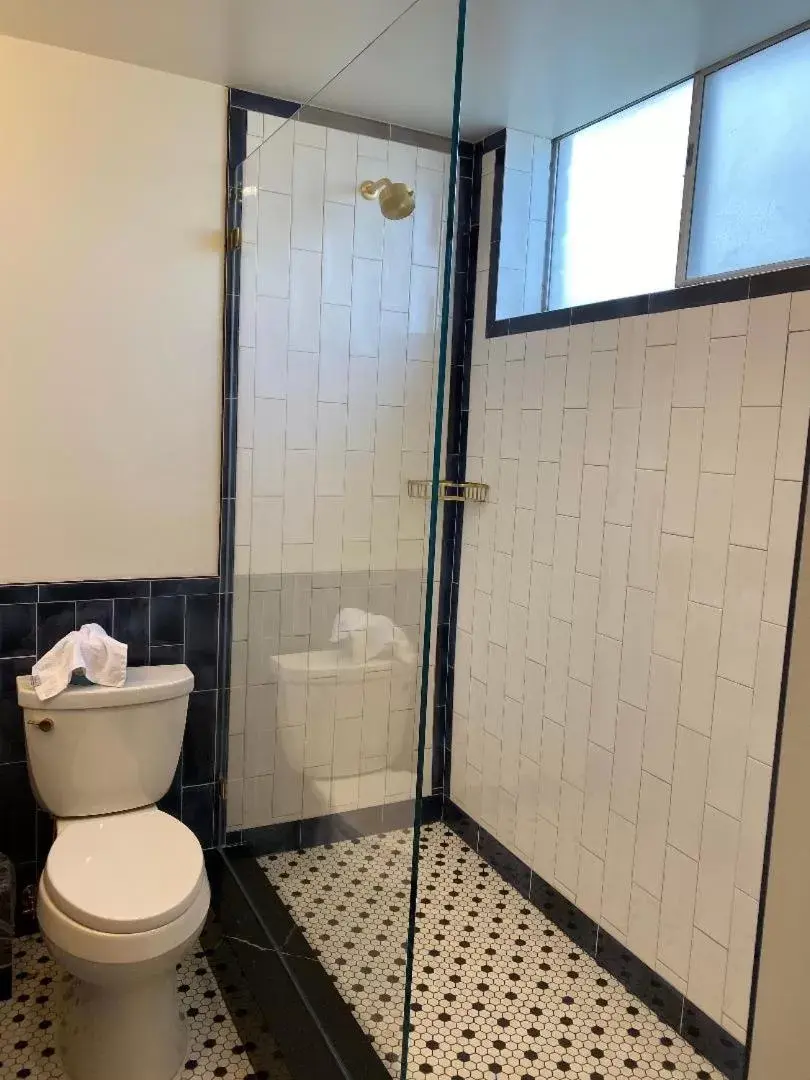 Shower, Bathroom in The Adler a Hollywood Hotel