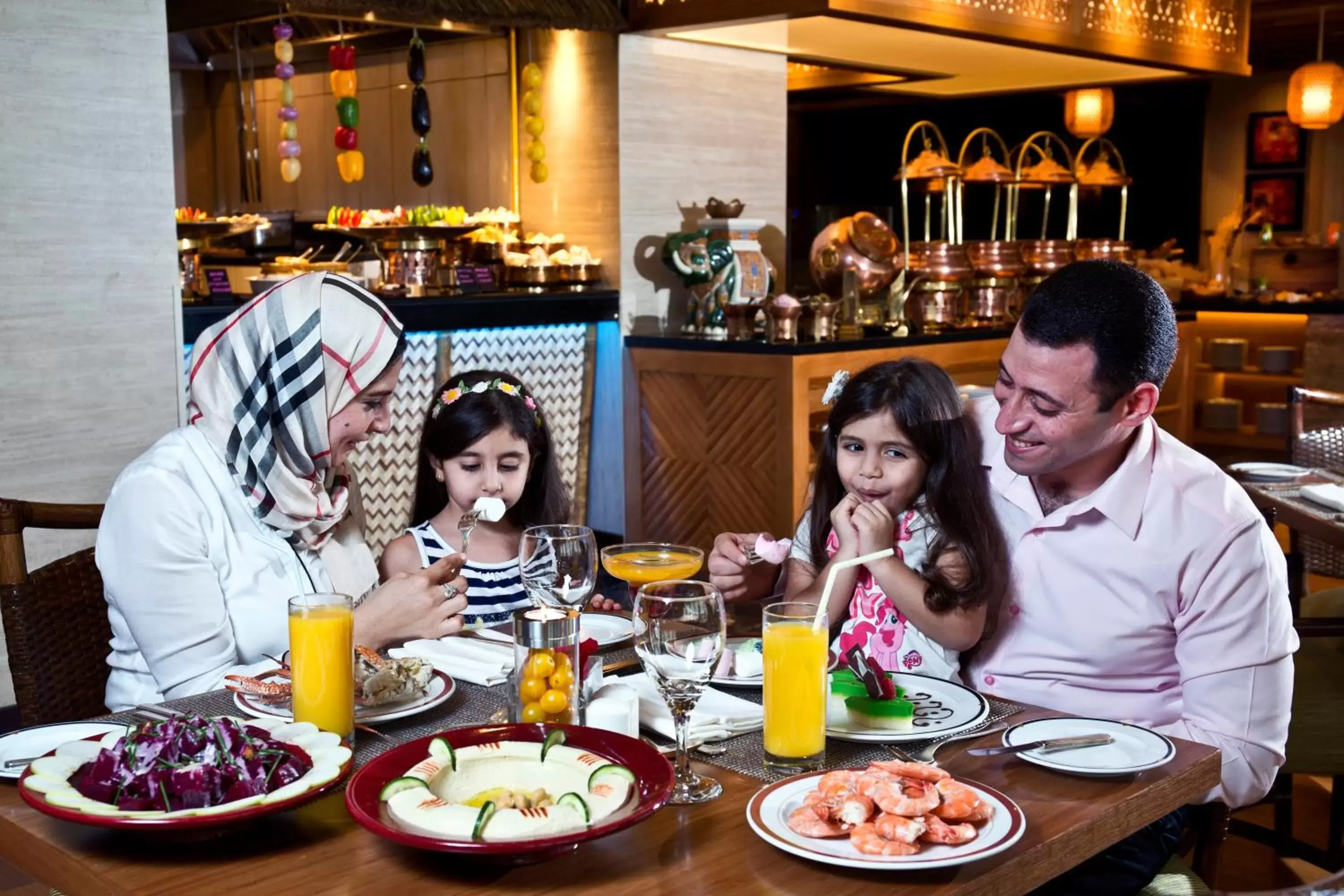 Restaurant/places to eat in Crowne Plaza Dubai Deira, an IHG Hotel