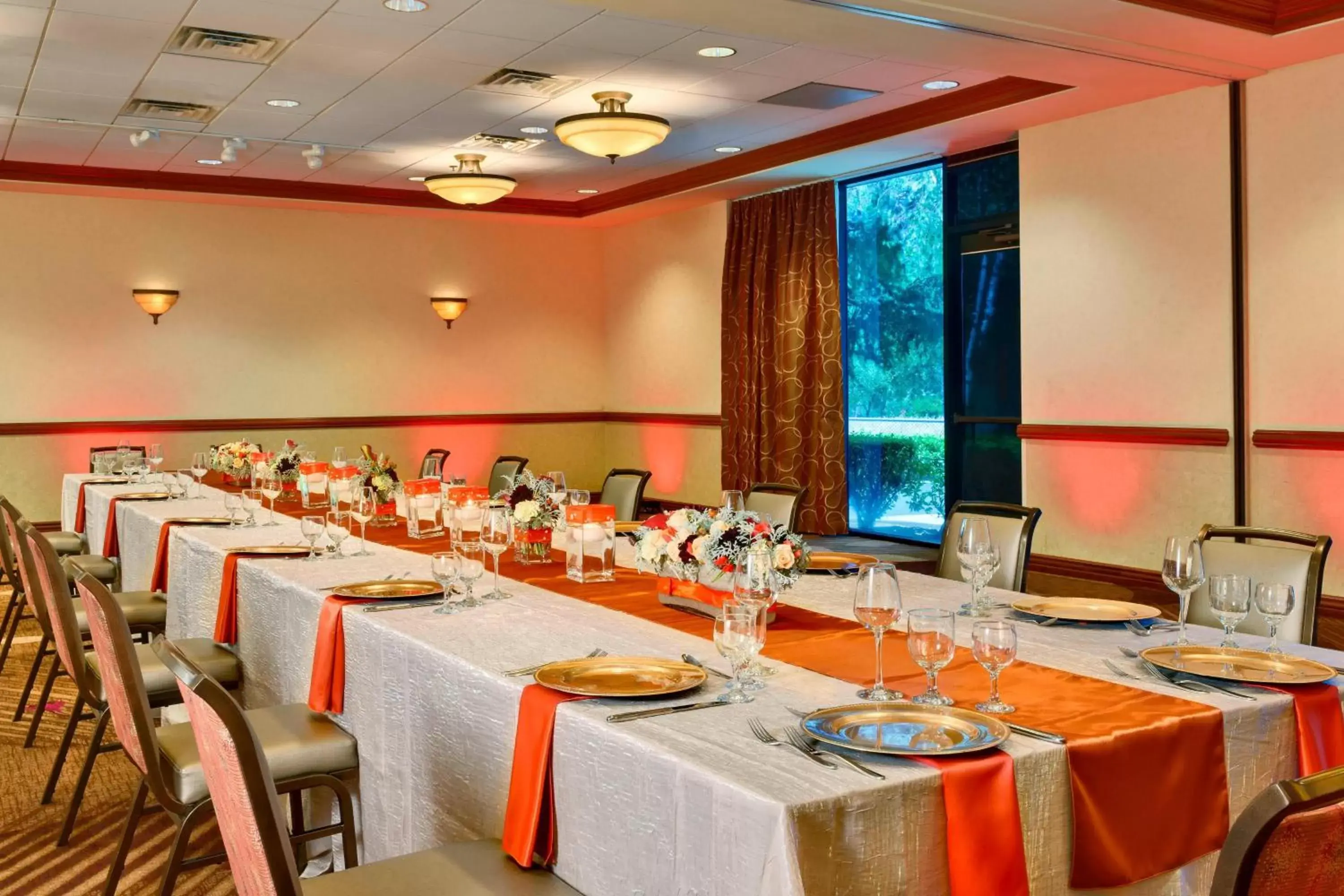 Meeting/conference room, Restaurant/Places to Eat in Sacramento Marriott Rancho Cordova