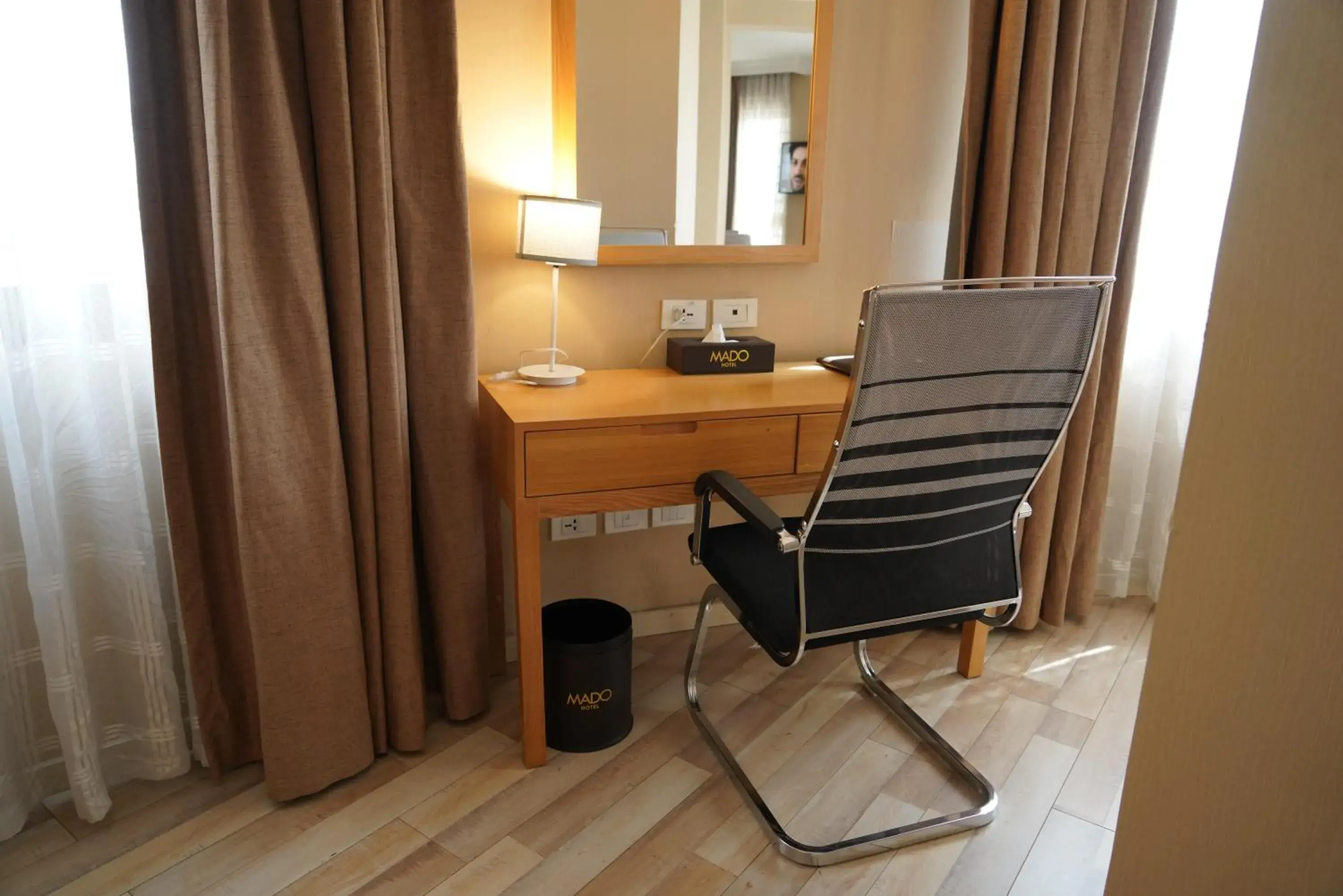 Business facilities in Mado Hotel