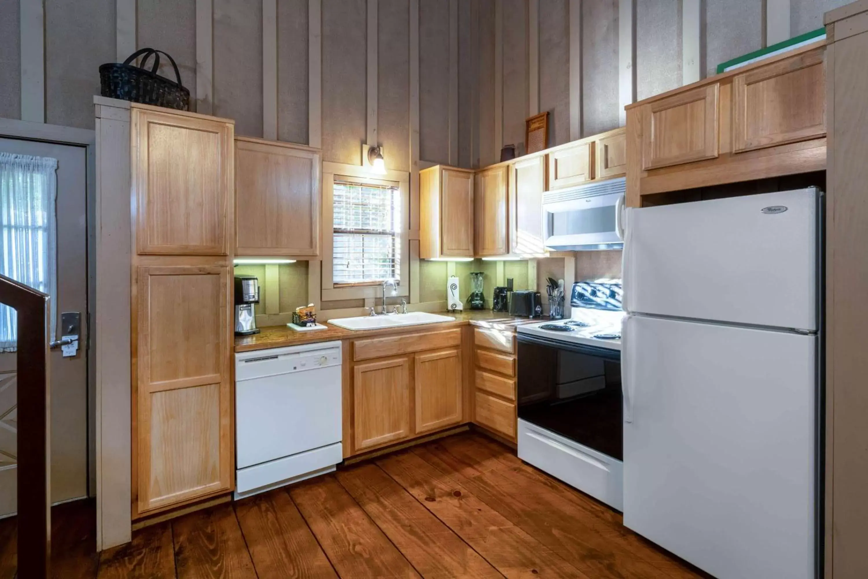 Photo of the whole room, Kitchen/Kitchenette in Cabins at Green Mountain, Trademark Collection by Wyndham