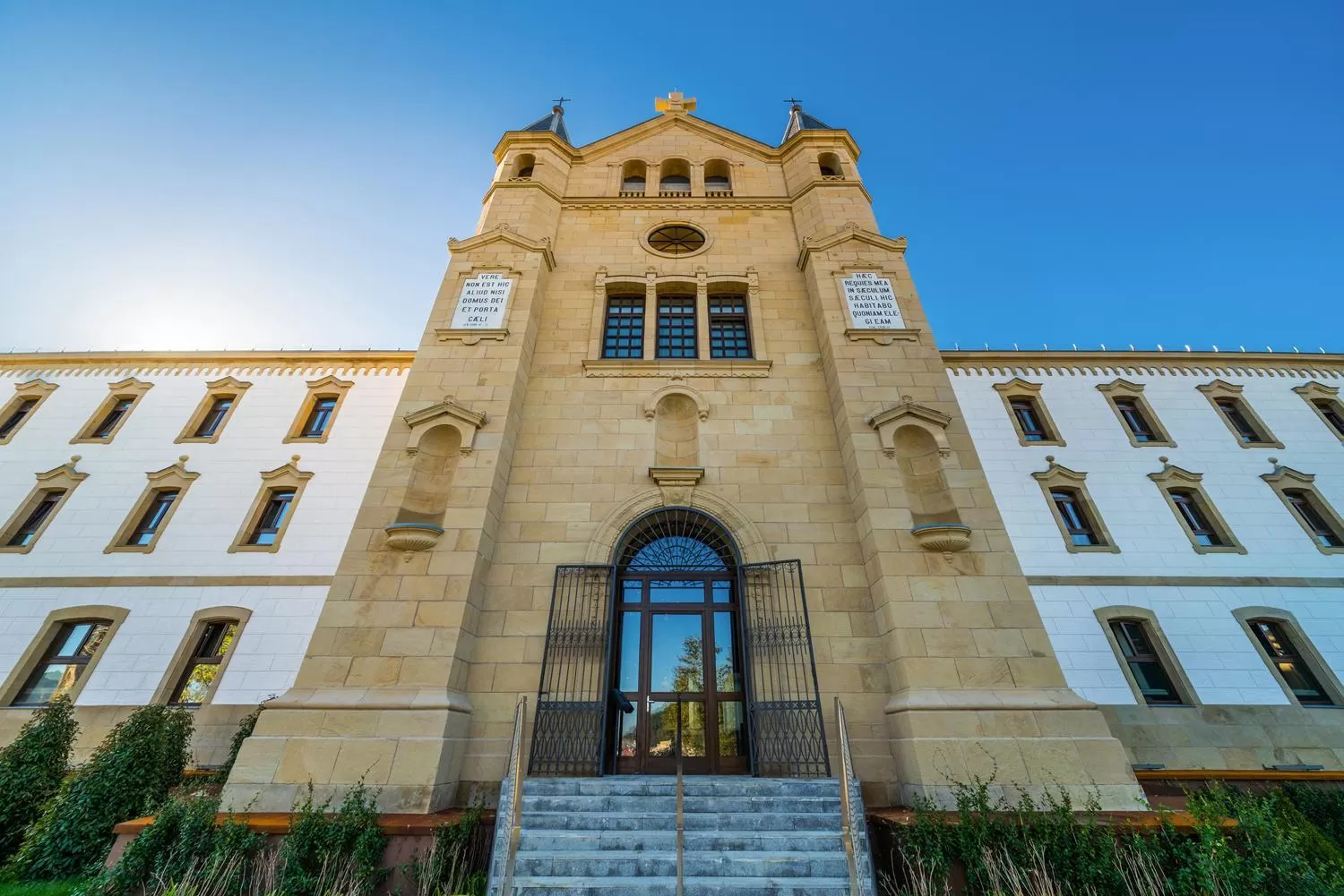 Property building in Catalonia Donosti