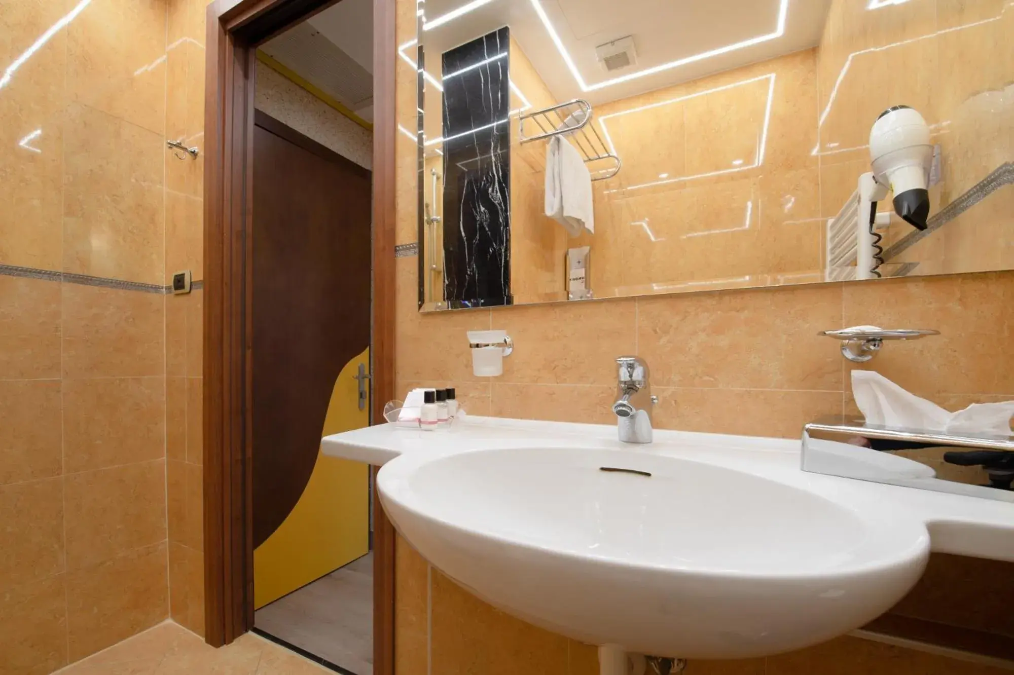 Bathroom in Central Park Hotel Modena