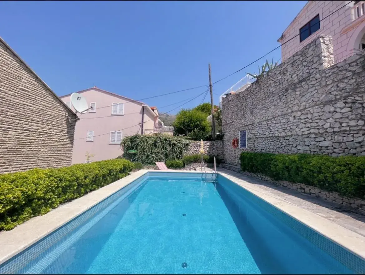 Swimming Pool in Villa Marijeta