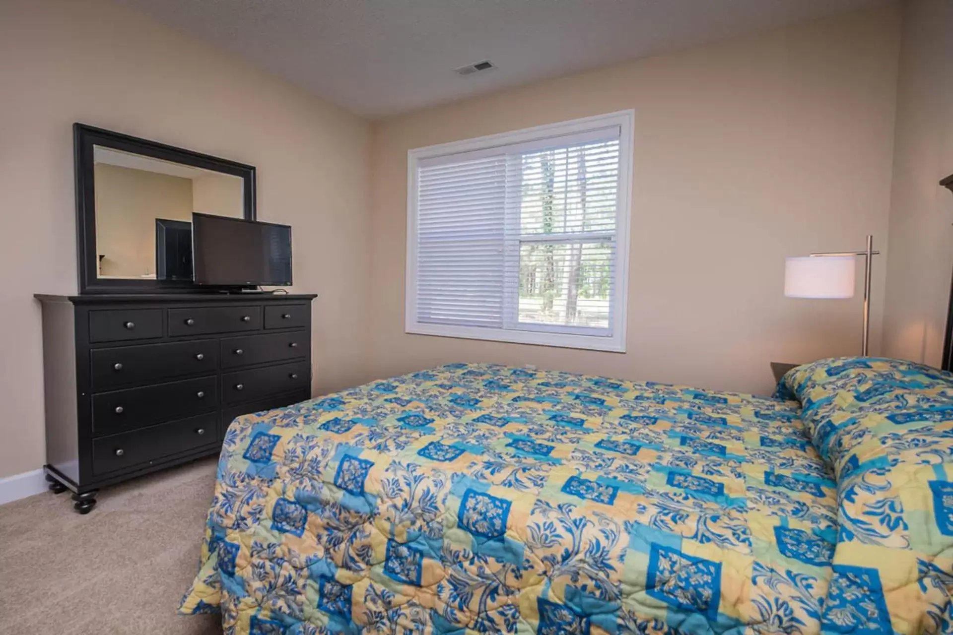 Bedroom, Bed in Barefoot Resort Golf & Yacht Club Villas