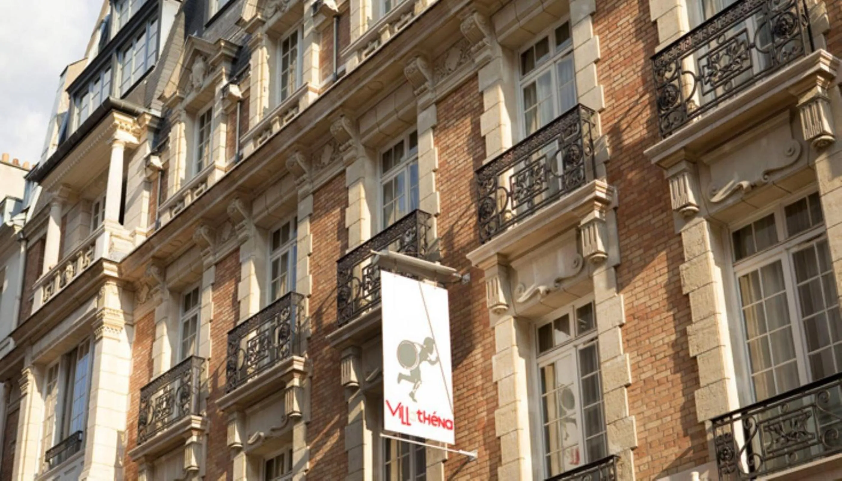 Facade/entrance in Villathena