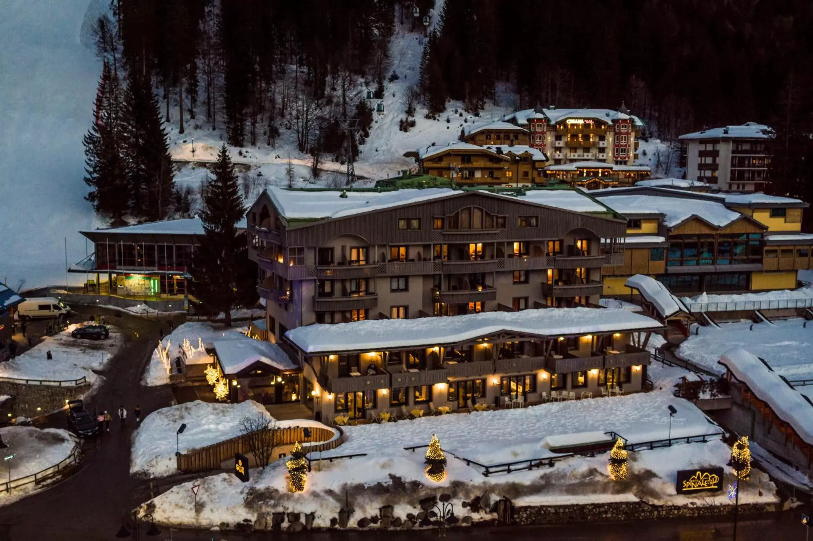 Property building, Winter in Hotel Spinale