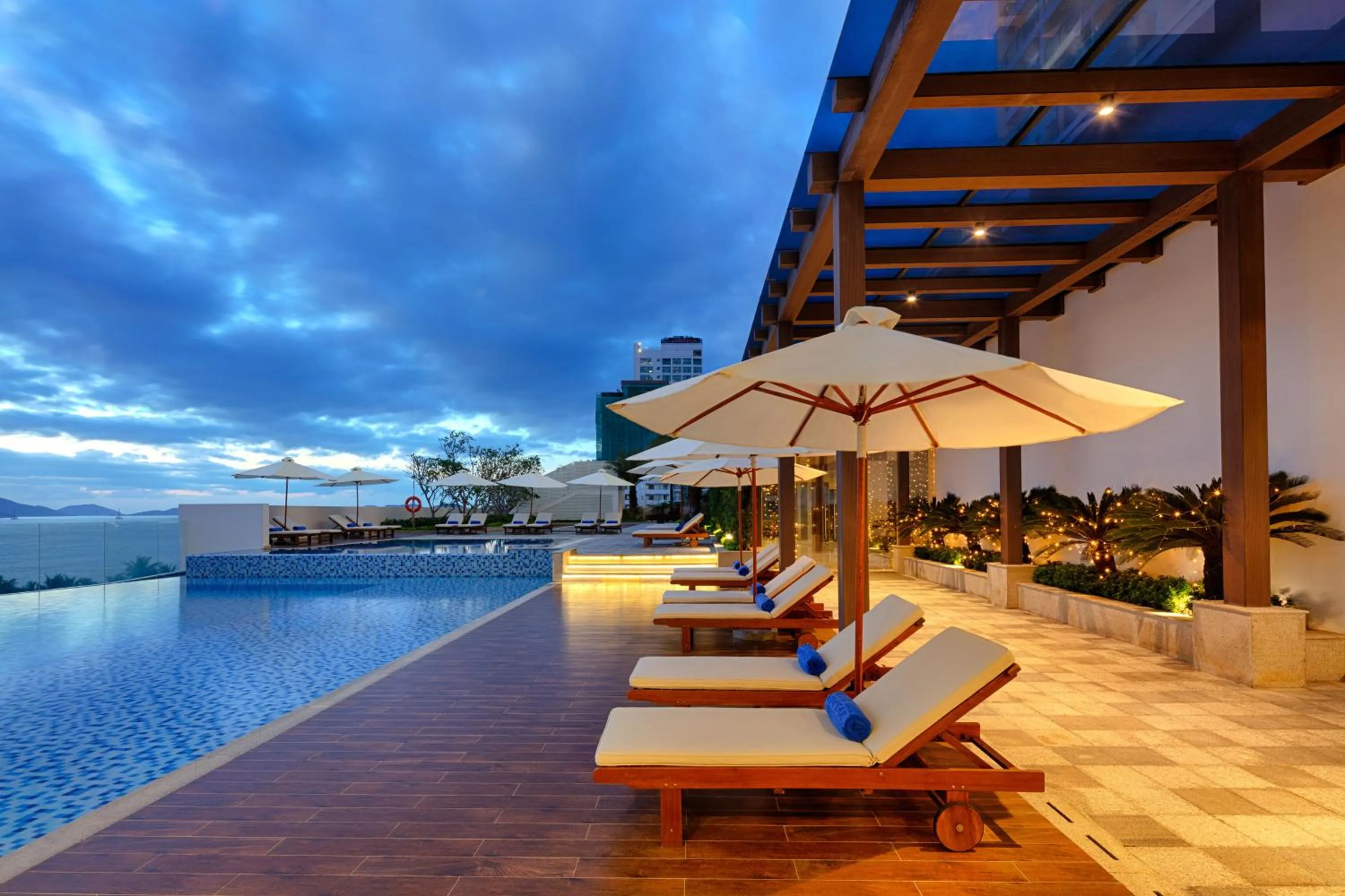 Swimming pool in Vinpearl Beachfront Nha Trang
