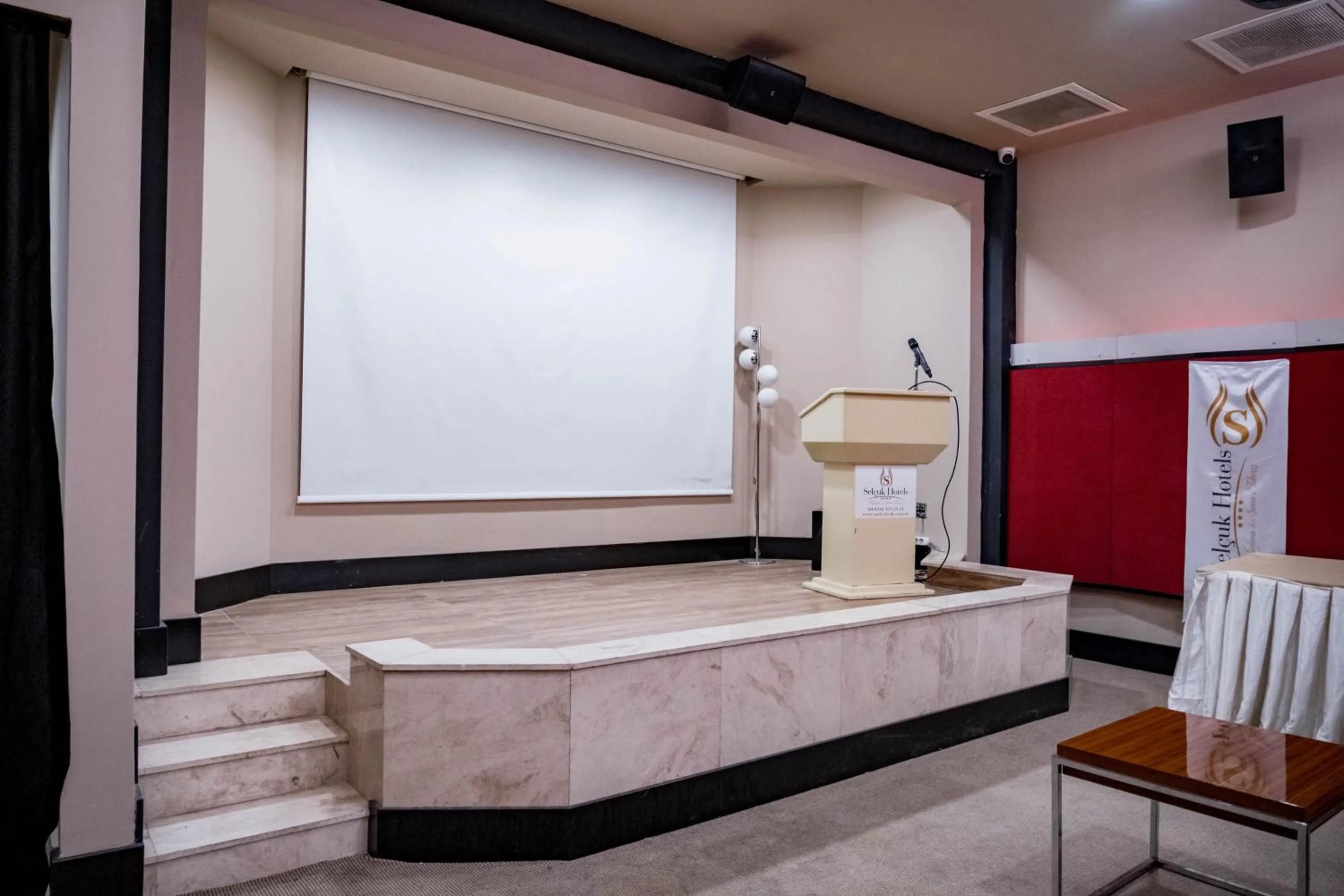 Meeting/conference room in Selçuk Hotel
