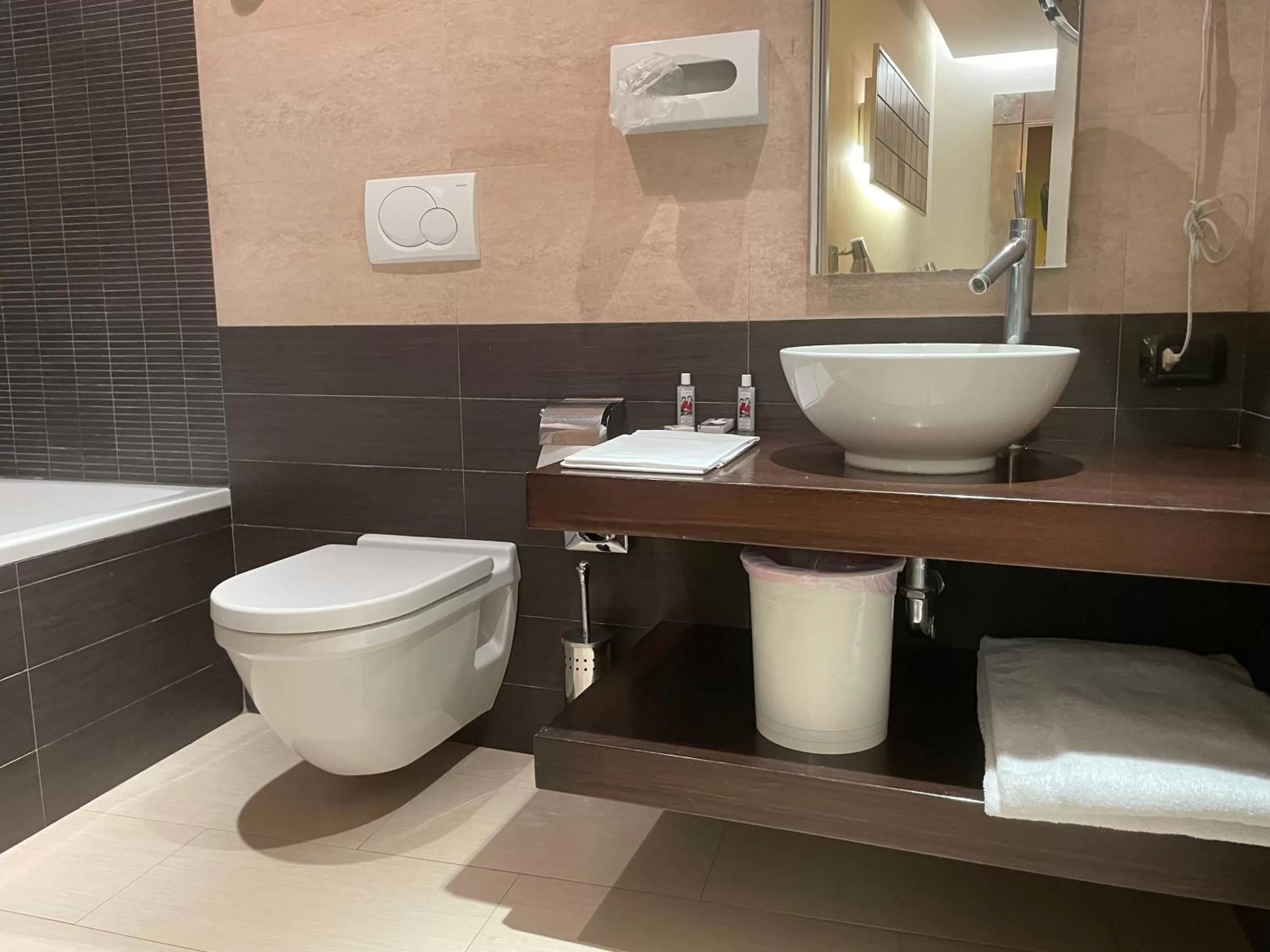 Bathroom in Hotel De Petris