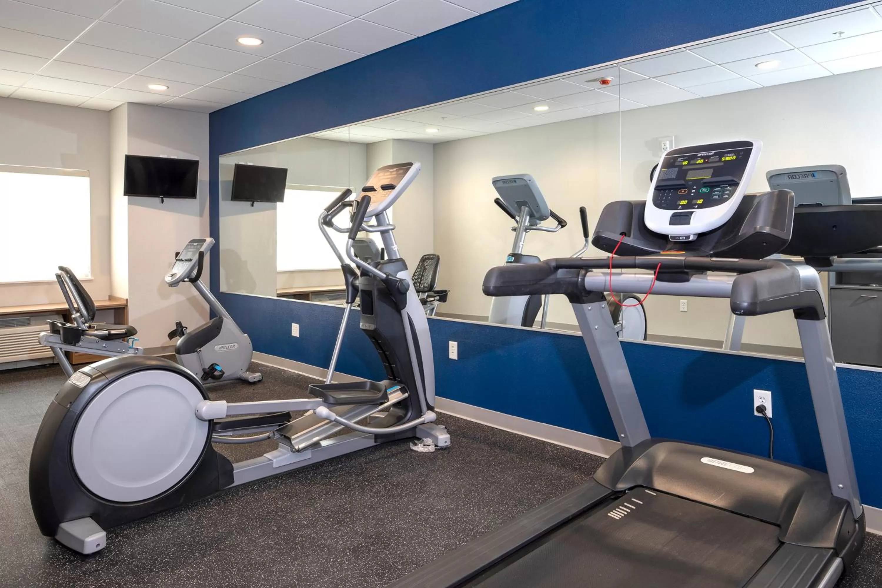 Fitness centre/facilities in Microtel Inn & Suites by Wyndham Loveland