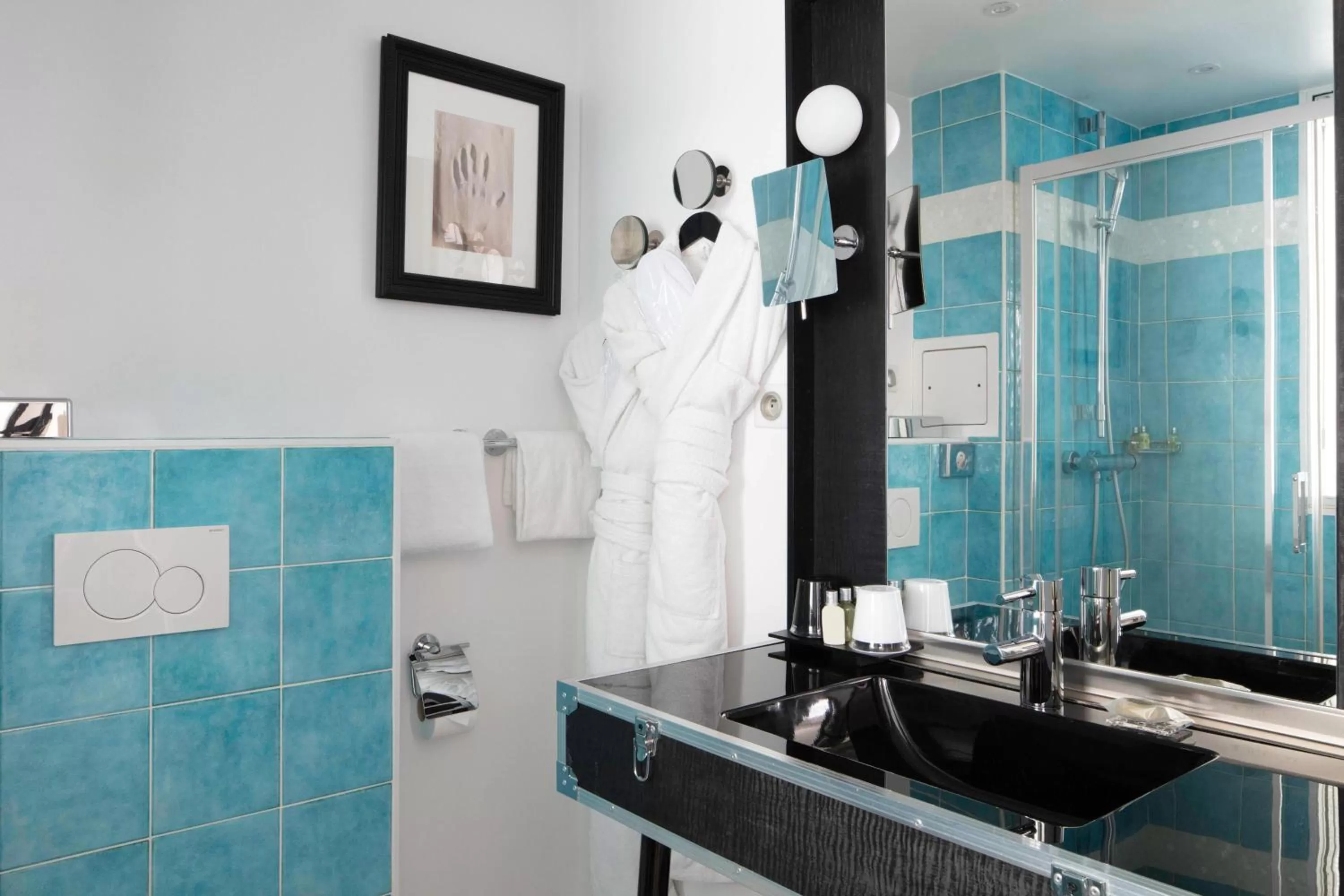 Bathroom in Le 123 Sébastopol - Astotel