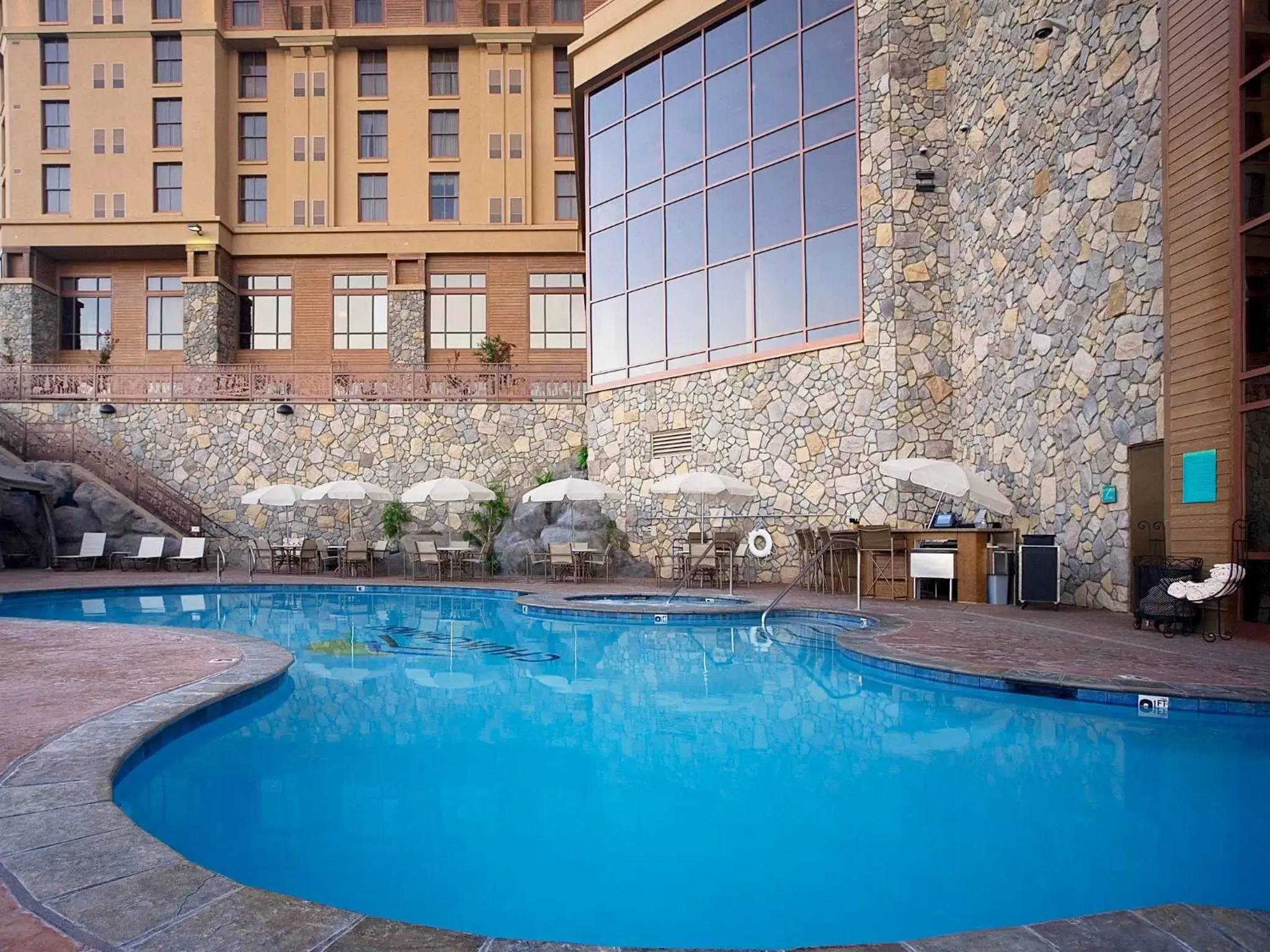 Swimming pool, Property Building in Chukchansi Gold Resort & Casino