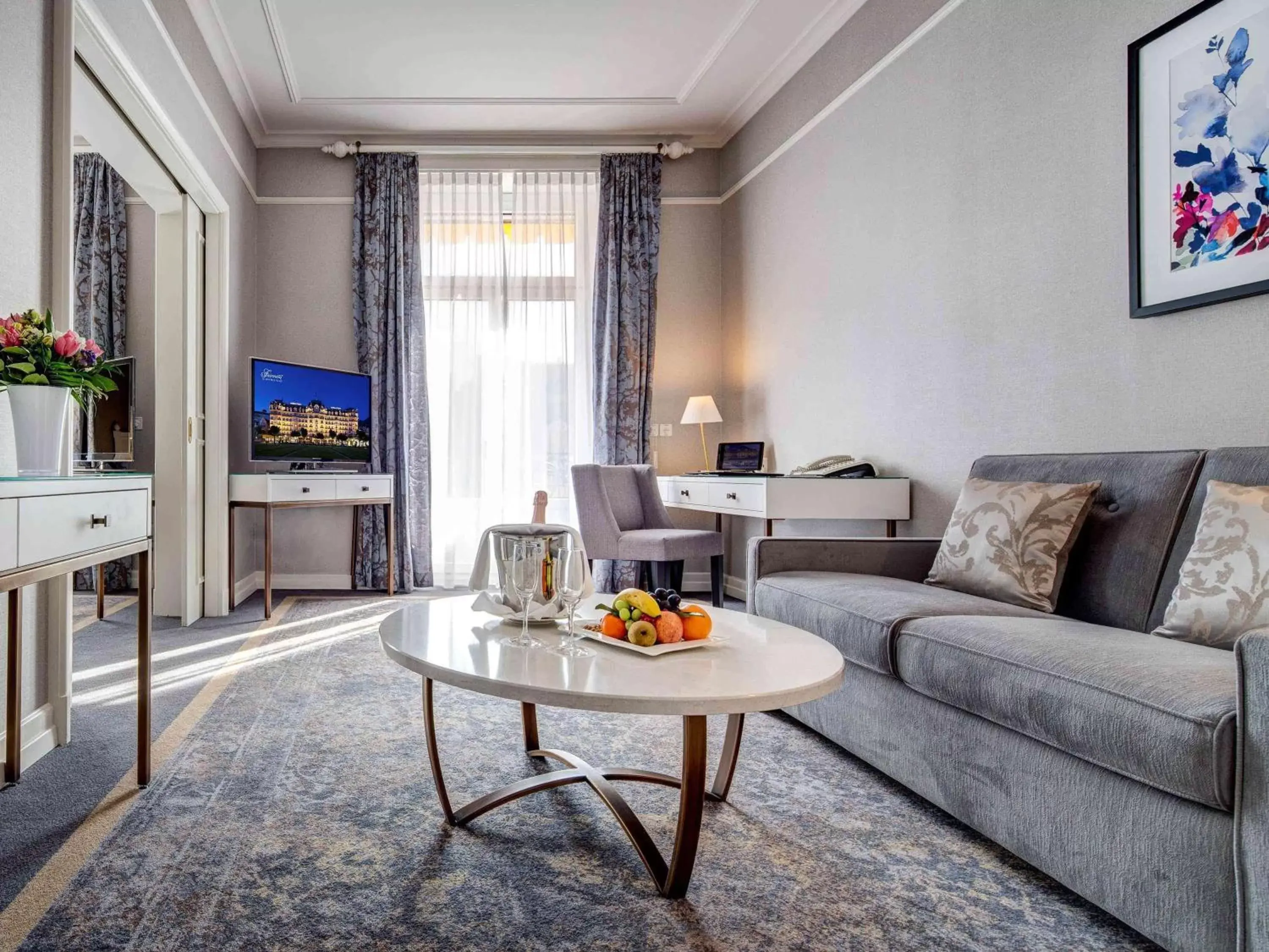 Photo of the whole room, Seating Area in Fairmont Le Montreux Palace