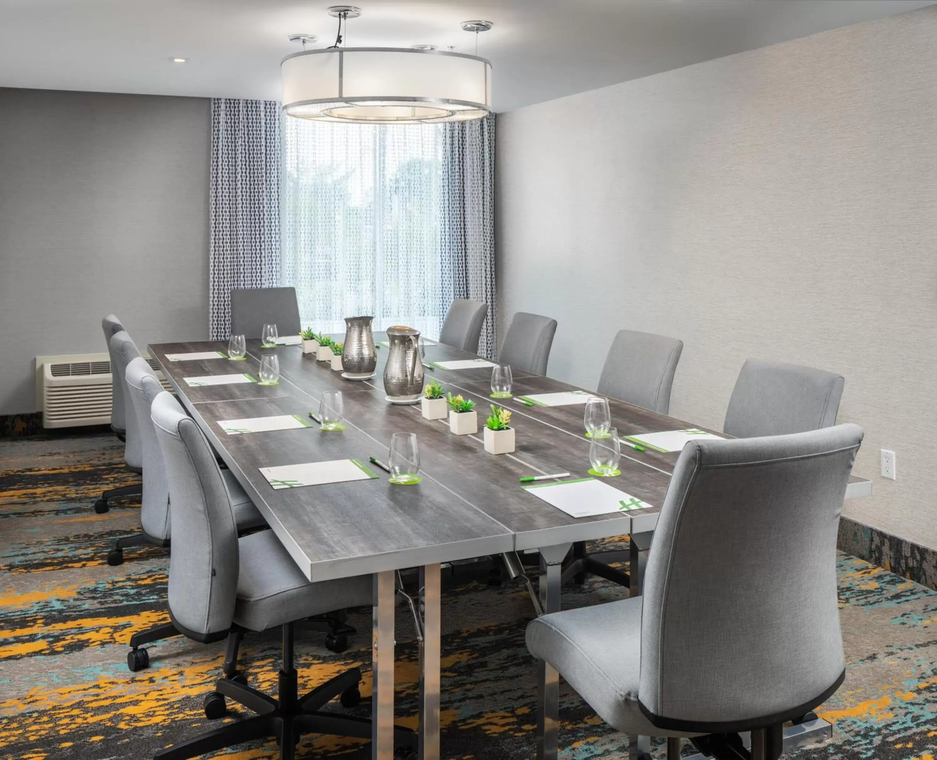 Meeting/conference room in Holiday Inn Miami North I-95, an IHG Hotel