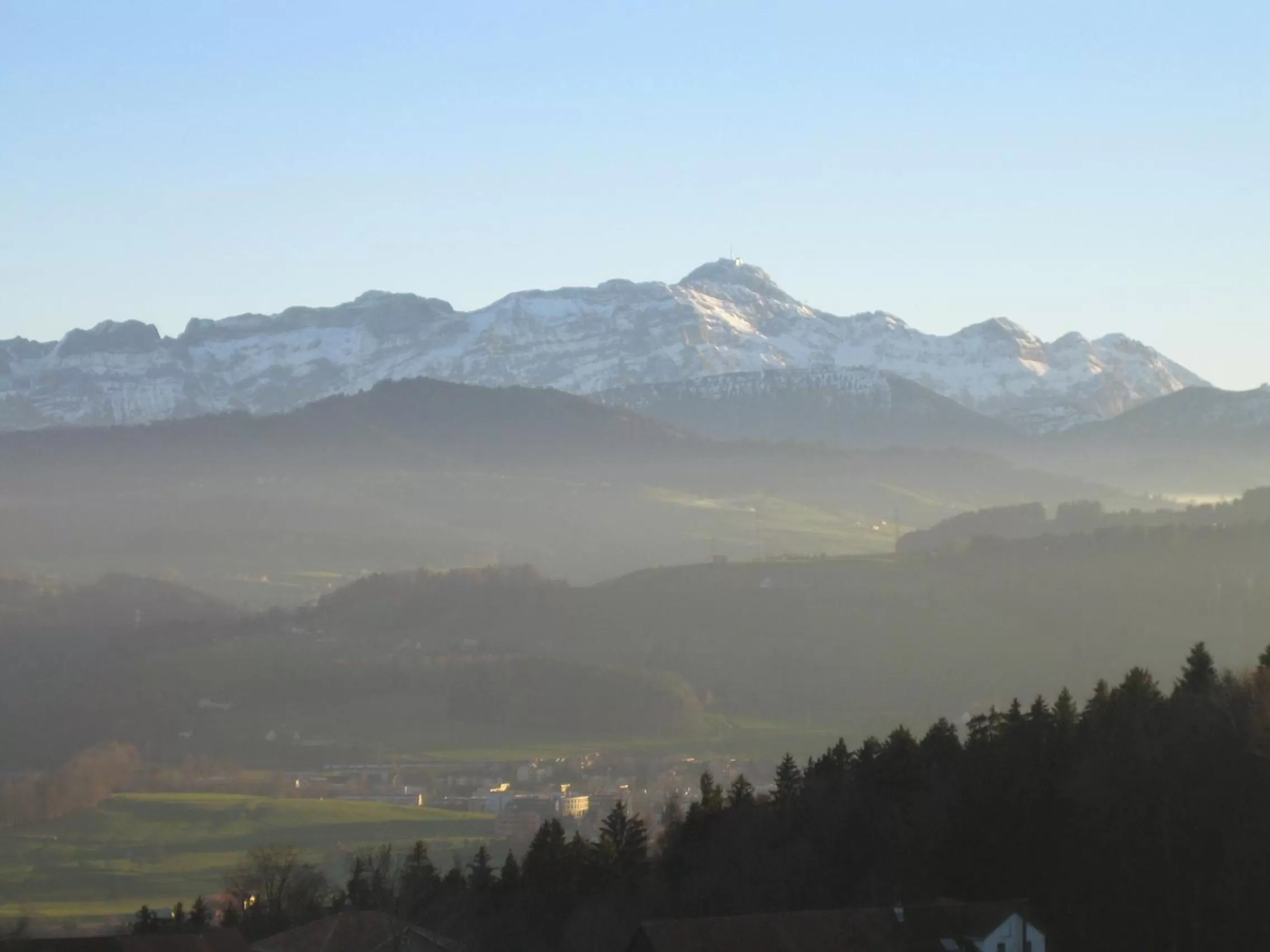 Nearby landmark in Newstar Hotel (Free Parking)