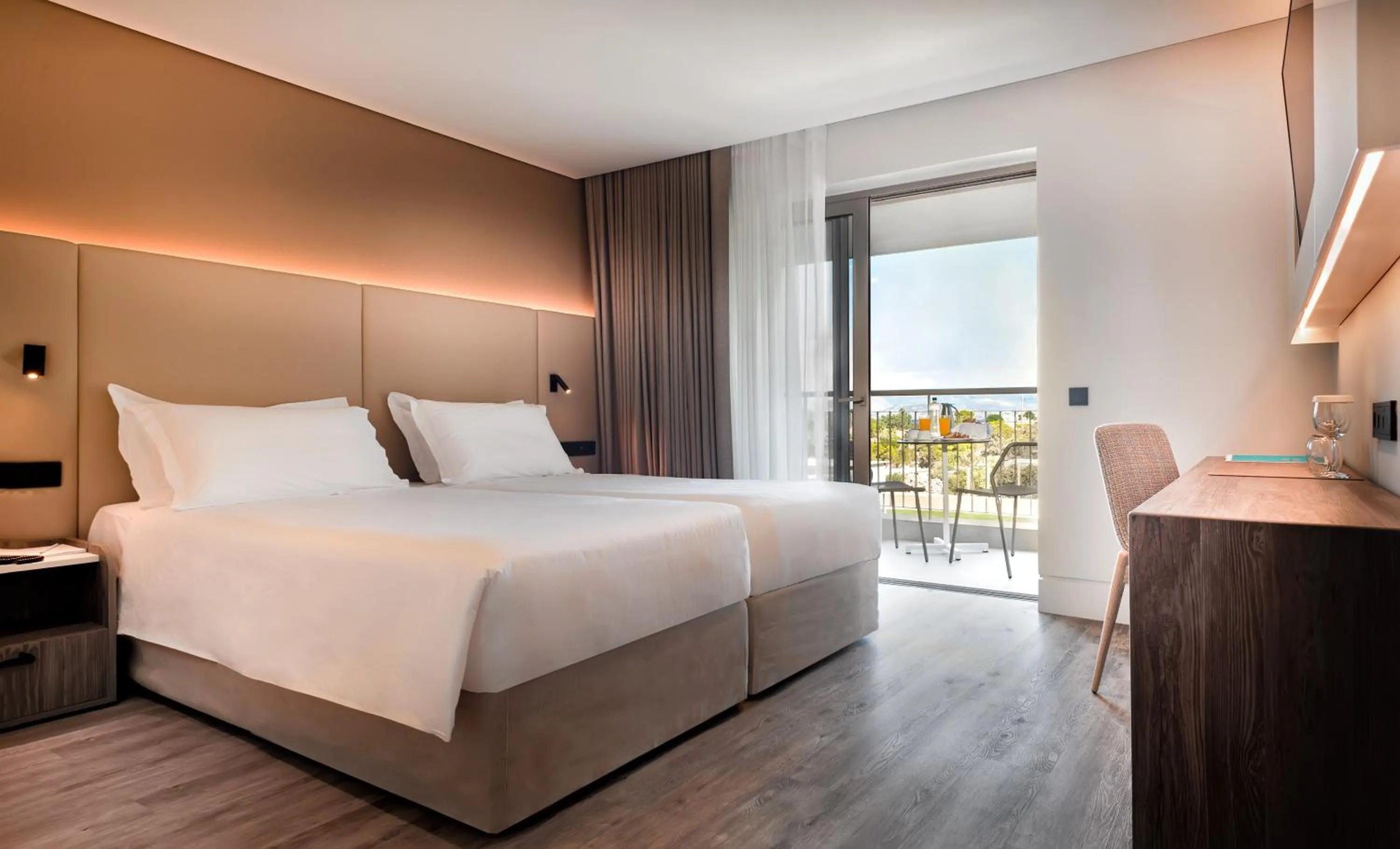 View (from property/room), Bed in Vincci EverEden